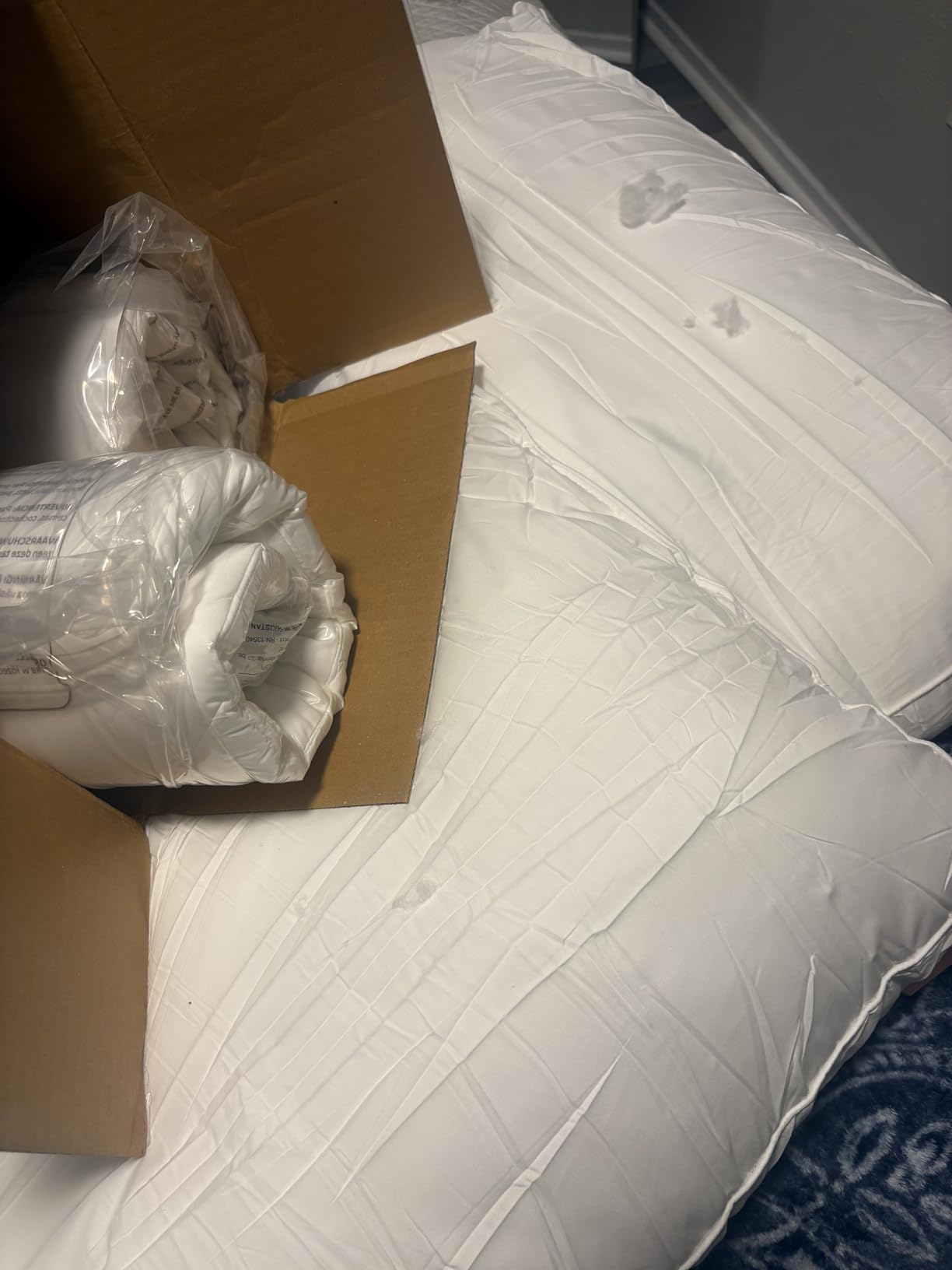 Utopia Bedding Bed Pillows for Sleeping Queen Size (White), Set of 2, Soft & Fluffy Pillow with Down Alternative Filling, Cooling, Hotel Quality, Gusseted Pillow for Back, Stomach or Side Sleepers customer photo 2