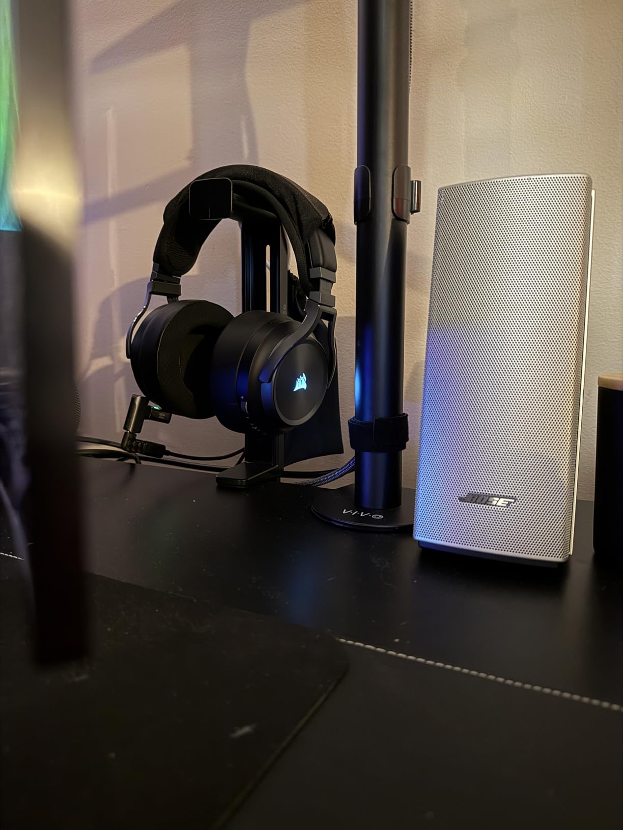 NEETTO HS906 Headphone Stand & Hanger 2 in 1, Above & Under Desk Gaming Headset Holder Mount Hook with Height Adjustable & Rotating Clamp, Earphone Rack with Cable Clip customer photo 1