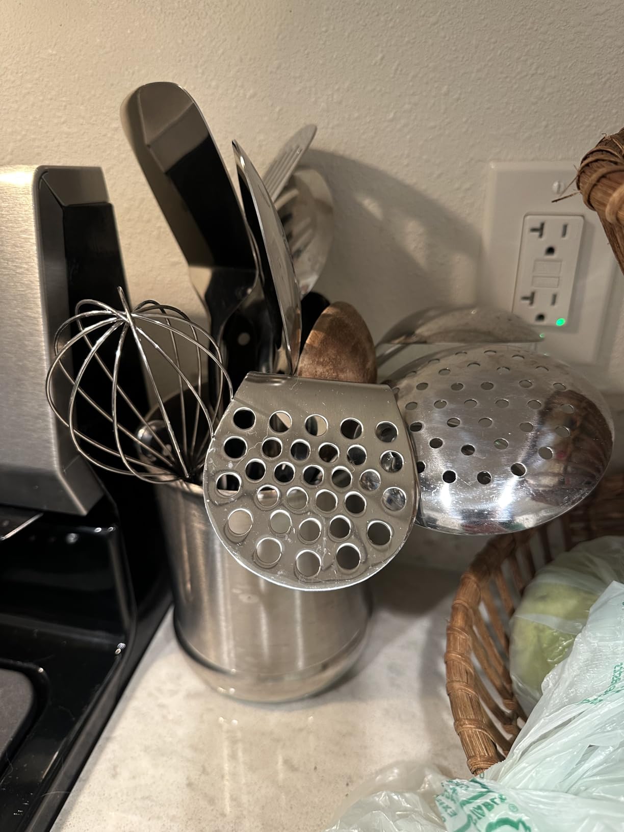 Stainless Steel Cooking Utensils Set, Berglander 13 Pieces Kitchen Utensils Set, Kitchen Tools Set With Utensil Holder Non-Stick And Heat Resistant, Dishwasher Safe, Easy to Clean (13 Packs) customer photo 1