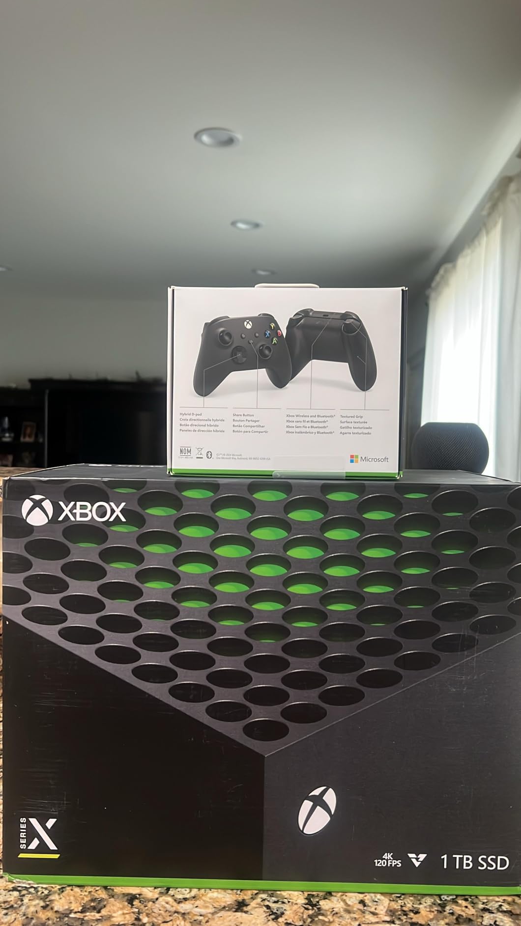 Xbox Series X - Gaming Console - 1TB SSD - Includes Wireless Controller - 4K Gaming - 120FPS - Carbon Black customer photo 1