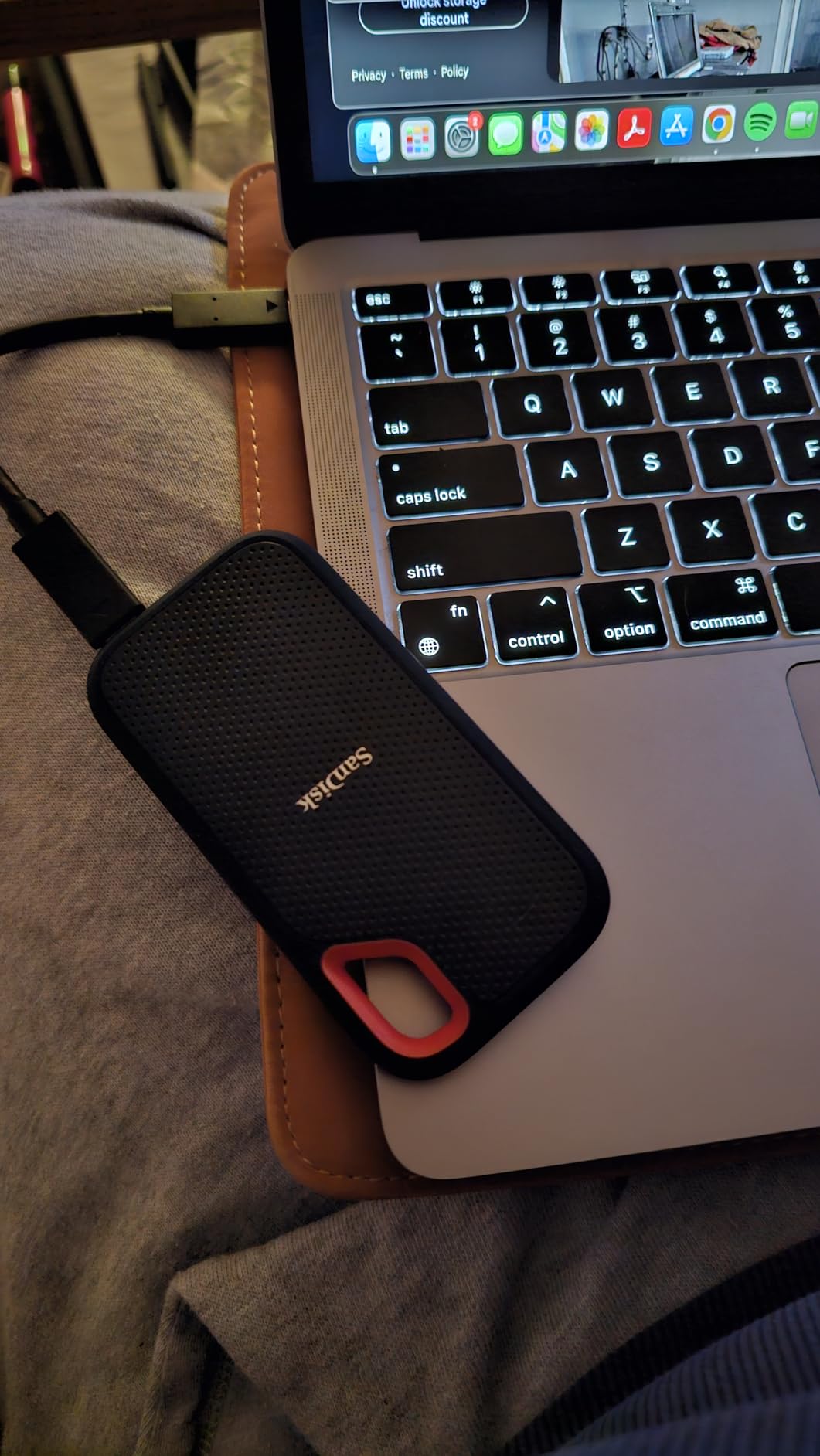SanDisk 2TB Extreme Portable SSD - Up to 1050MB/s, USB-C, USB 3.2 Gen 2, IP65 Water and Dust Resistance, Updated Firmware - External Solid State Drive - SDSSDE61-2T00-G25 customer photo 1