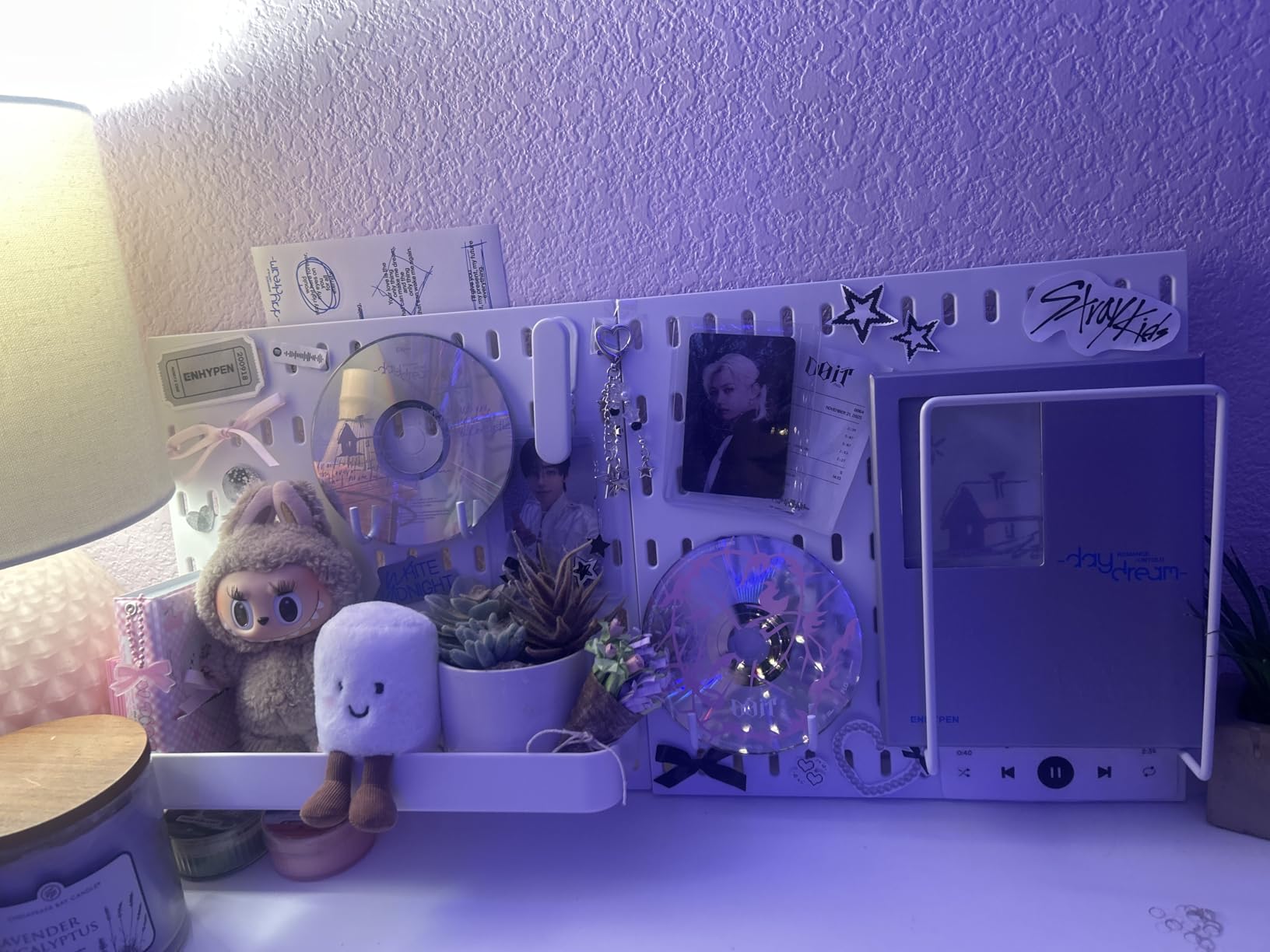 Keepo Peg Board Wall Organizer - Plastic Pegboard Panels, Modular Peg Board Storage System for Home Office, Craft Room, Gaming Setup (White, 22