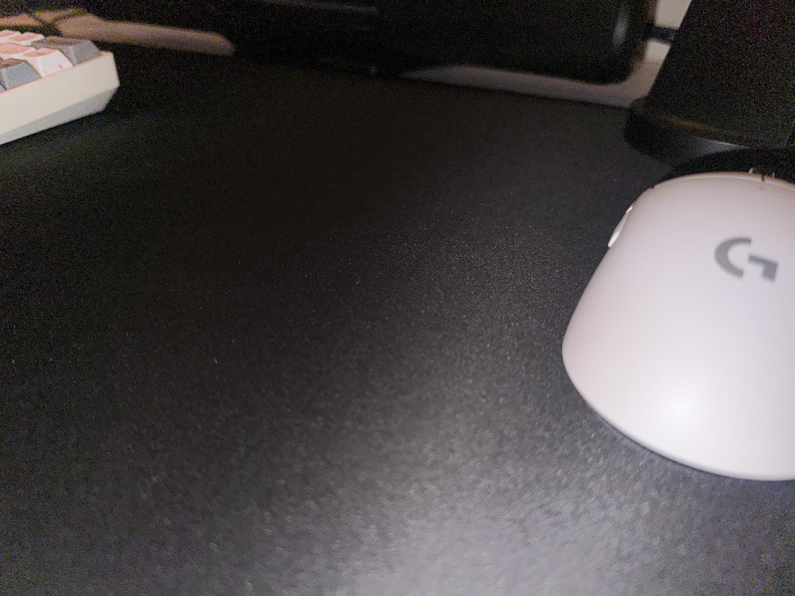 Corsair MM350 PRO Extended XL Premium Spill-Proof Cloth Gaming Mouse Pad - 36.6 Width x 15.7 Height Surface - Black customer photo 2