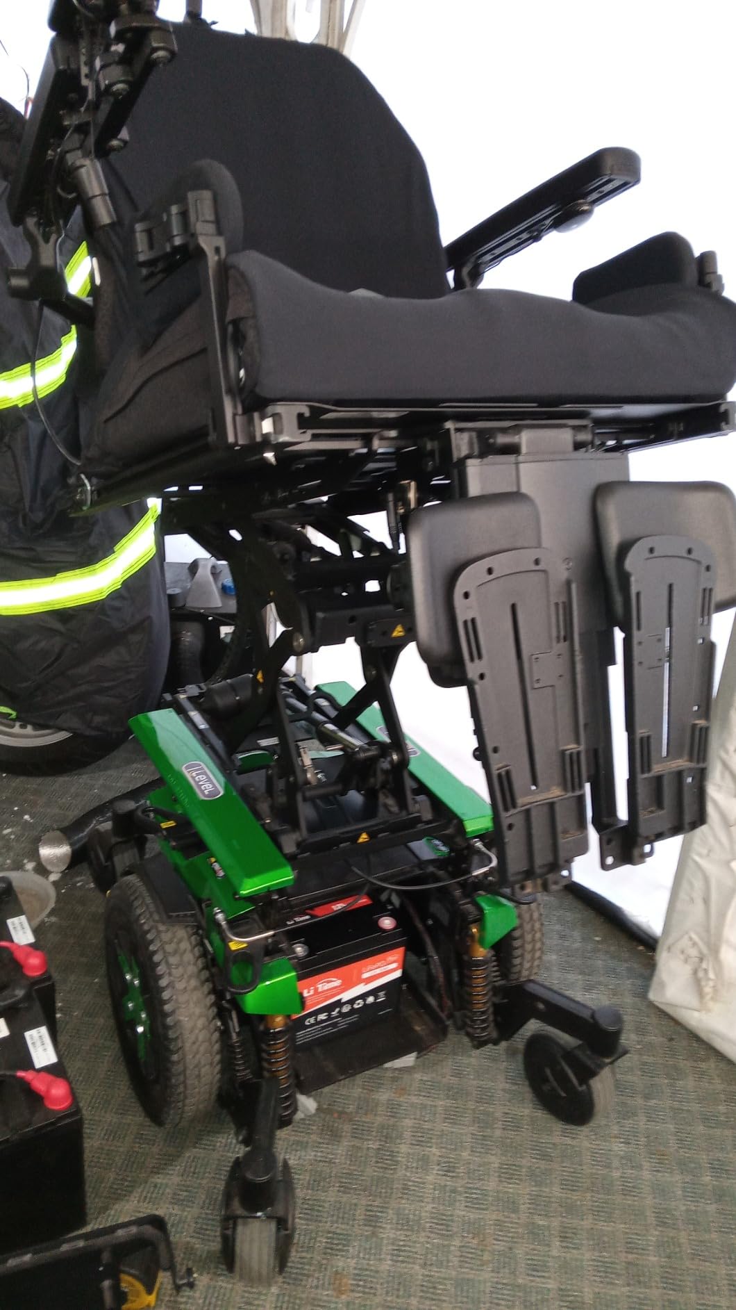 LiTime 12V 50Ah Lithium LiFePO4 RV Battery, Max. 15000 Deep Cycle Battery, 11.57lbs Ultra-Light, Perfect for Camper, Van, Travel, Trailer, Marine, Trolling Motor customer photo 2