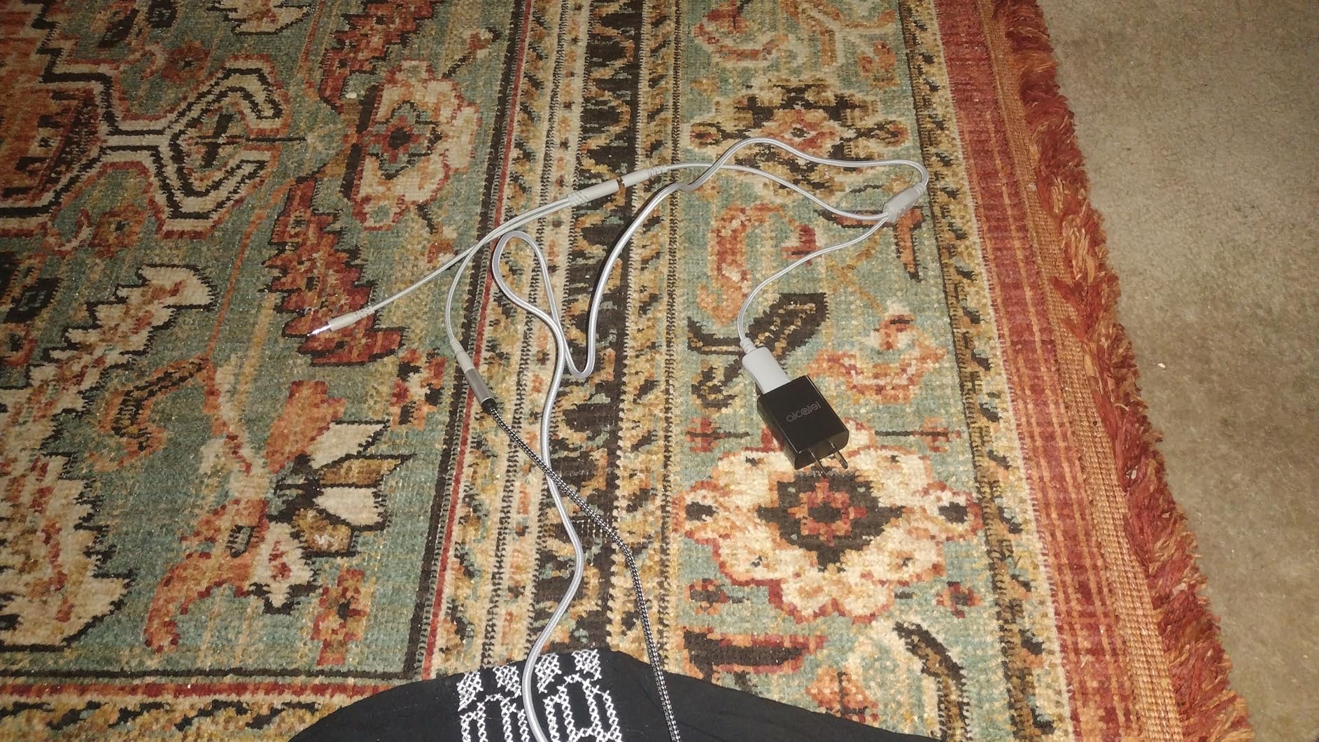 Cable Matters 2-Pack Headset Extension Cable - 6ft, TRRS with Mic Support, 3.5mm Extension Cable, Gaming Headset Extended Cord, Black customer photo 1