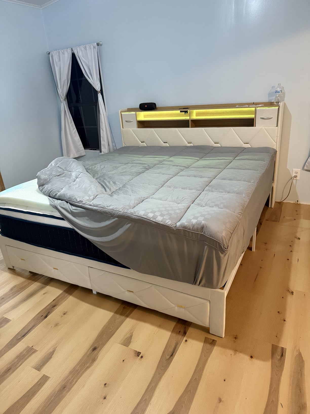 MATBEBY Queen Size Mattress Pad - Cooling Breathable Mattress Topper, Quilted Fitted Mattress Protector, Pillow Top Mattress Cover with 8-21