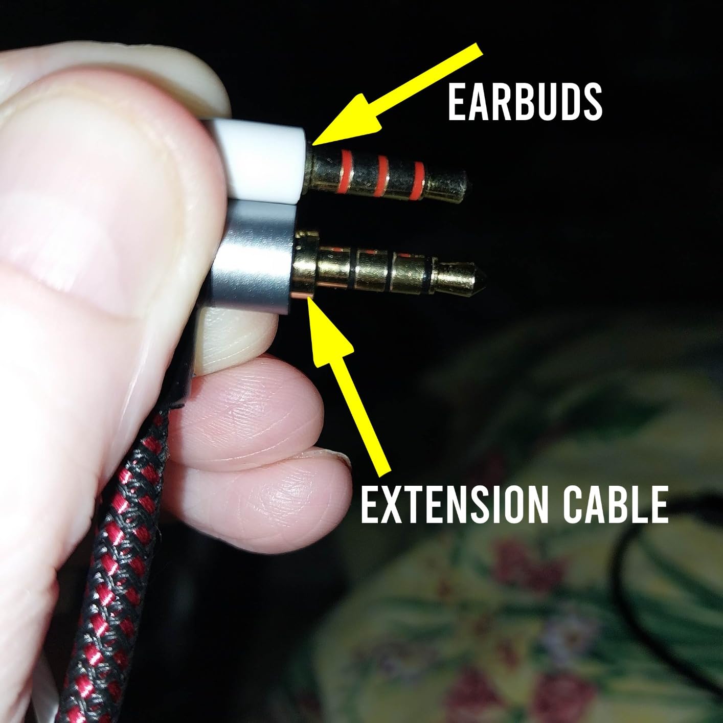 Tiierzon Audio Mic Extension Cable 3Ft,90 Degree TRRS 3.5mm Aux Headphone Extender 4-Pole Jack Plug Extension Lead Stereo Male to Female Braided Cord for Headset,Laptop,Phone,Car,PS4 and More (3Ft) customer photo 1