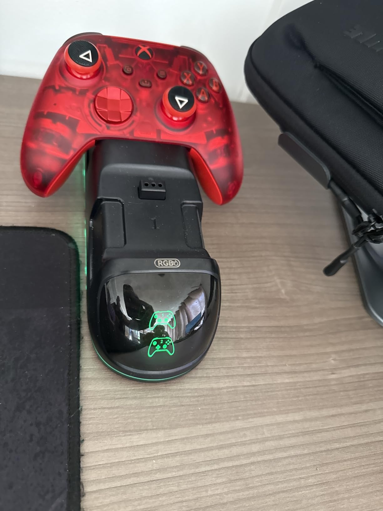 OIVO XSX Controller Charger Station with 2 Packs 5580mWh Rechargeable Battery for Xbox Series X/S/One/Elite/Core Controller, Charging Dock for Xbx with 4 Packs Covers for Xbox One Console customer photo 1