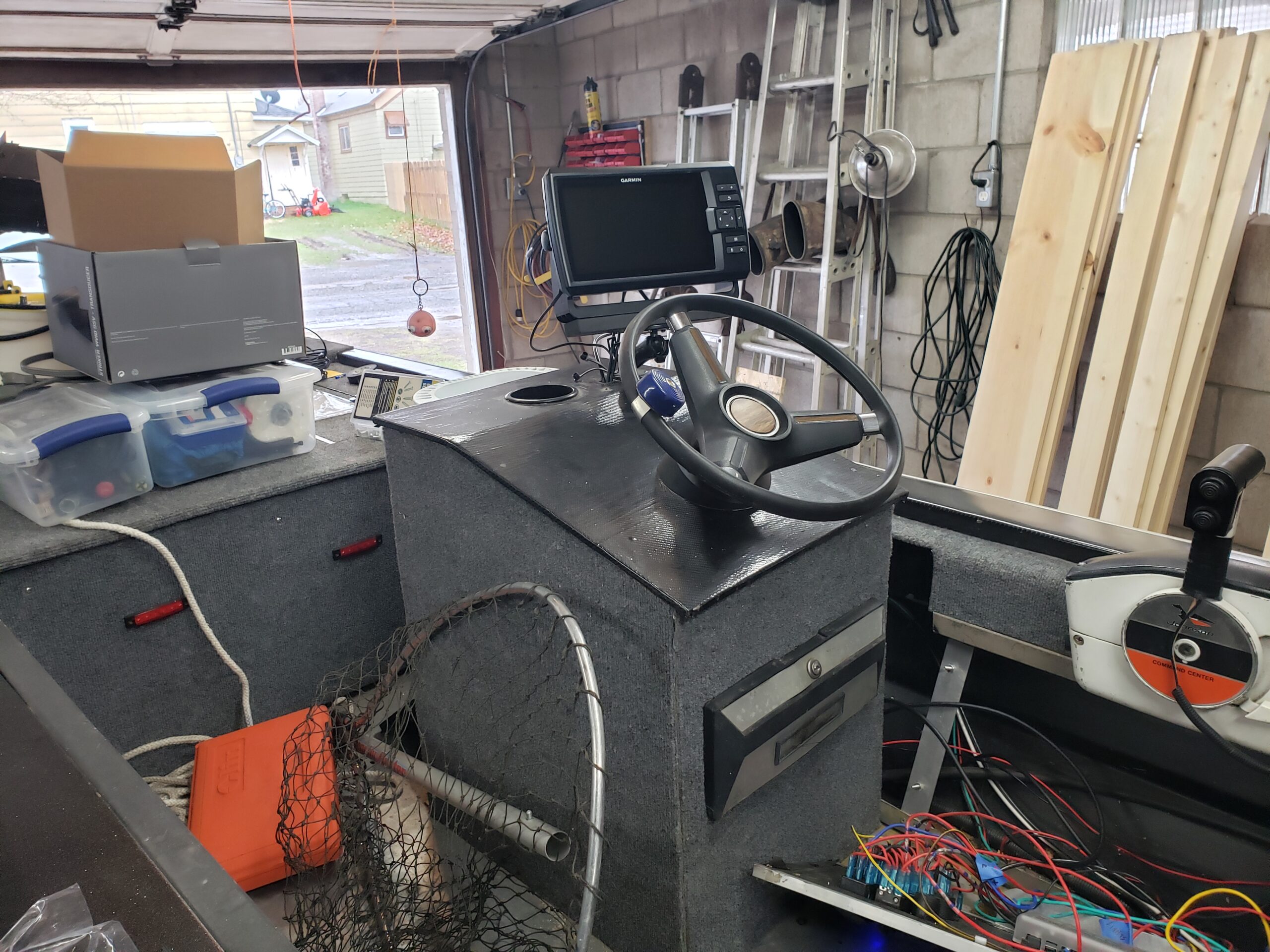 Garmin Striker Vivid 9sv, Easy-to-Use 5-inch Color Fishfinder and Sonar Transducer, Vivid Scanning Sonar Color Palettes, 9 inch (010-02554-00) customer photo 2