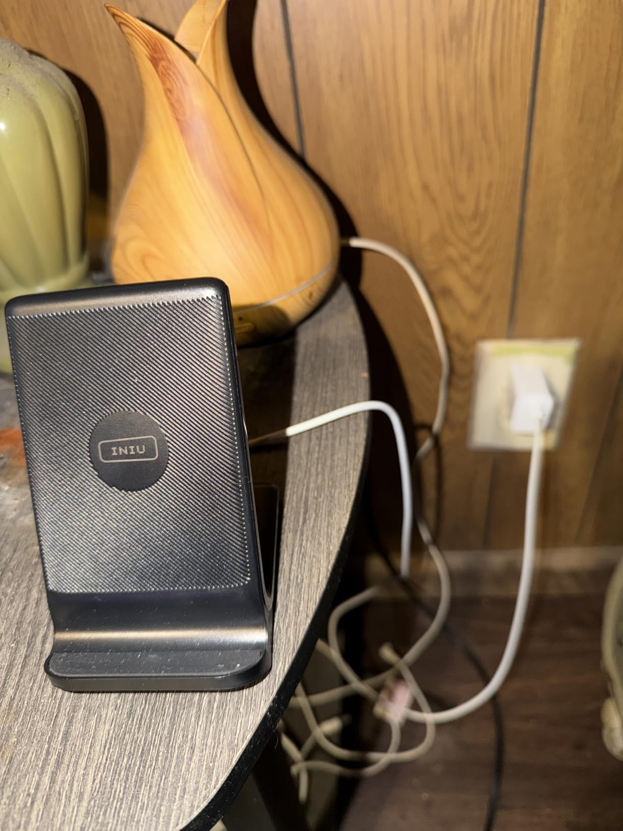 INIU Wireless Charger, 15W Fast Wireless Charging Station with Sleep-Friendly Adaptive Light Compatible with iPhone 17 16 15 14 13 12 Pro Max Samsung Galaxy S25 S24 S23 Note 20 Google etc customer photo 2