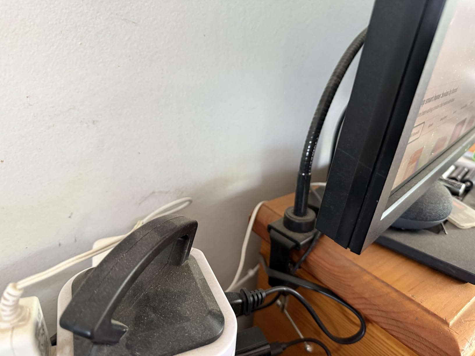 InnoGear Webcam Stand with Phone Mount, Desk Camera Arm Stands Gooseneck for Logitech Webcam BRIO 4K C960 C920 C920S C922 C922x C925e C930 C930e C615 NexiGo N60, Right Light, Gopro with 1/4