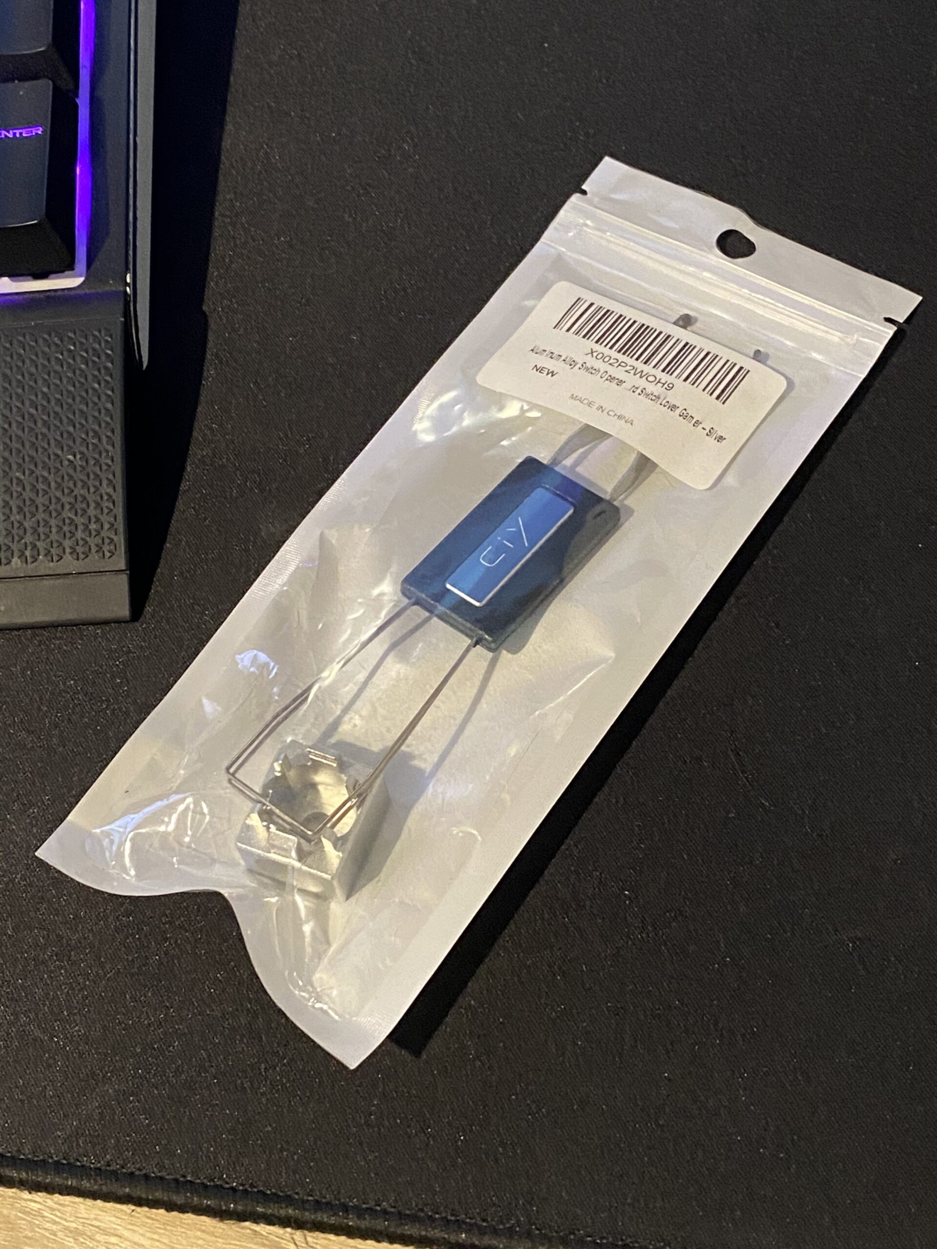 Aluminum Alloy Switch Opener with Keycap Puller for Cherry MX Switches - Black customer photo 1