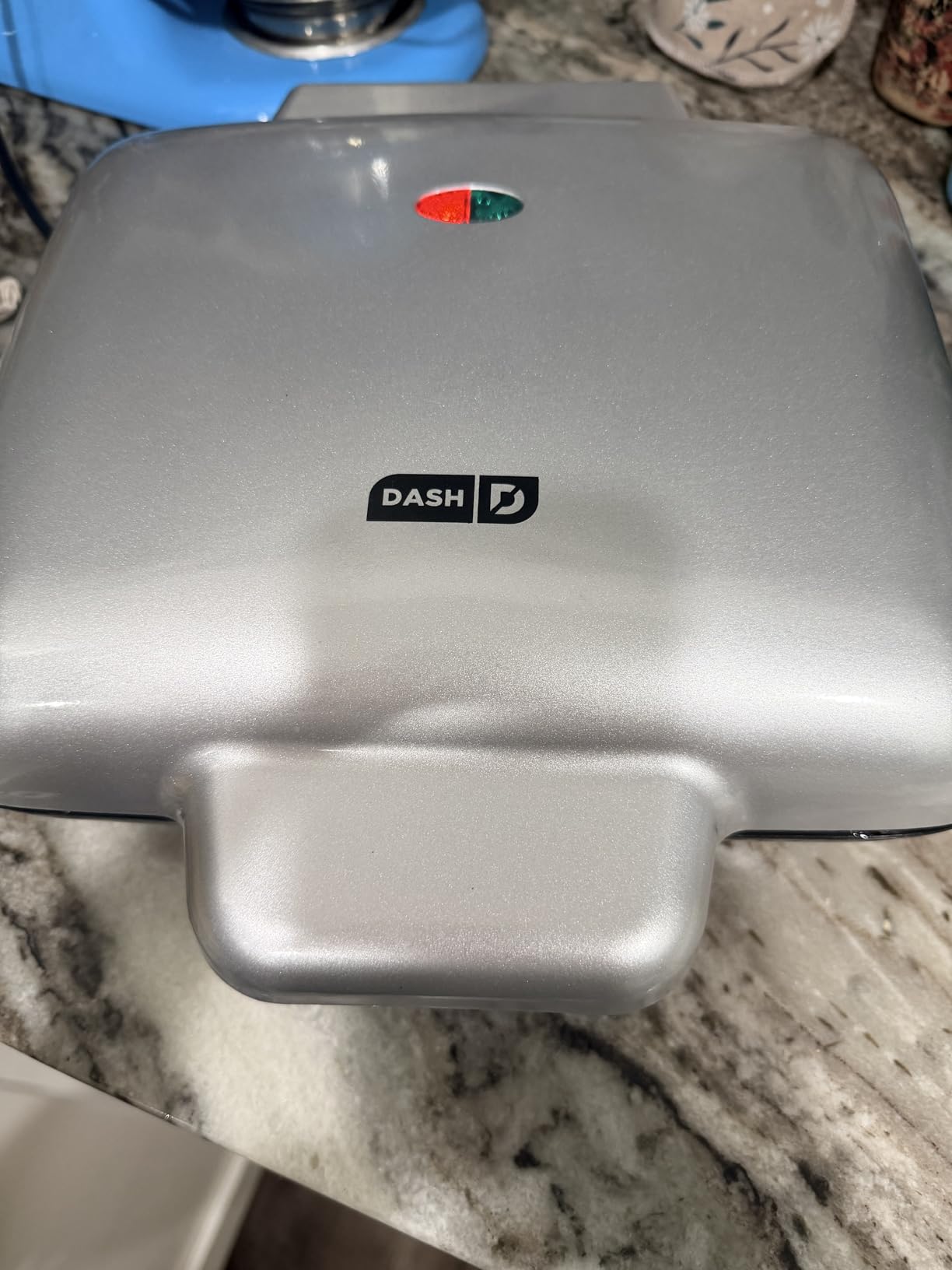 Dash No-Drip Waffle Maker - Quad Waffle Maker for Hassle-Free Breakfasts - Dual Nonstick Heating Plates & Quick Heat-Up System - Easy-Release Surface - Silver customer photo 2