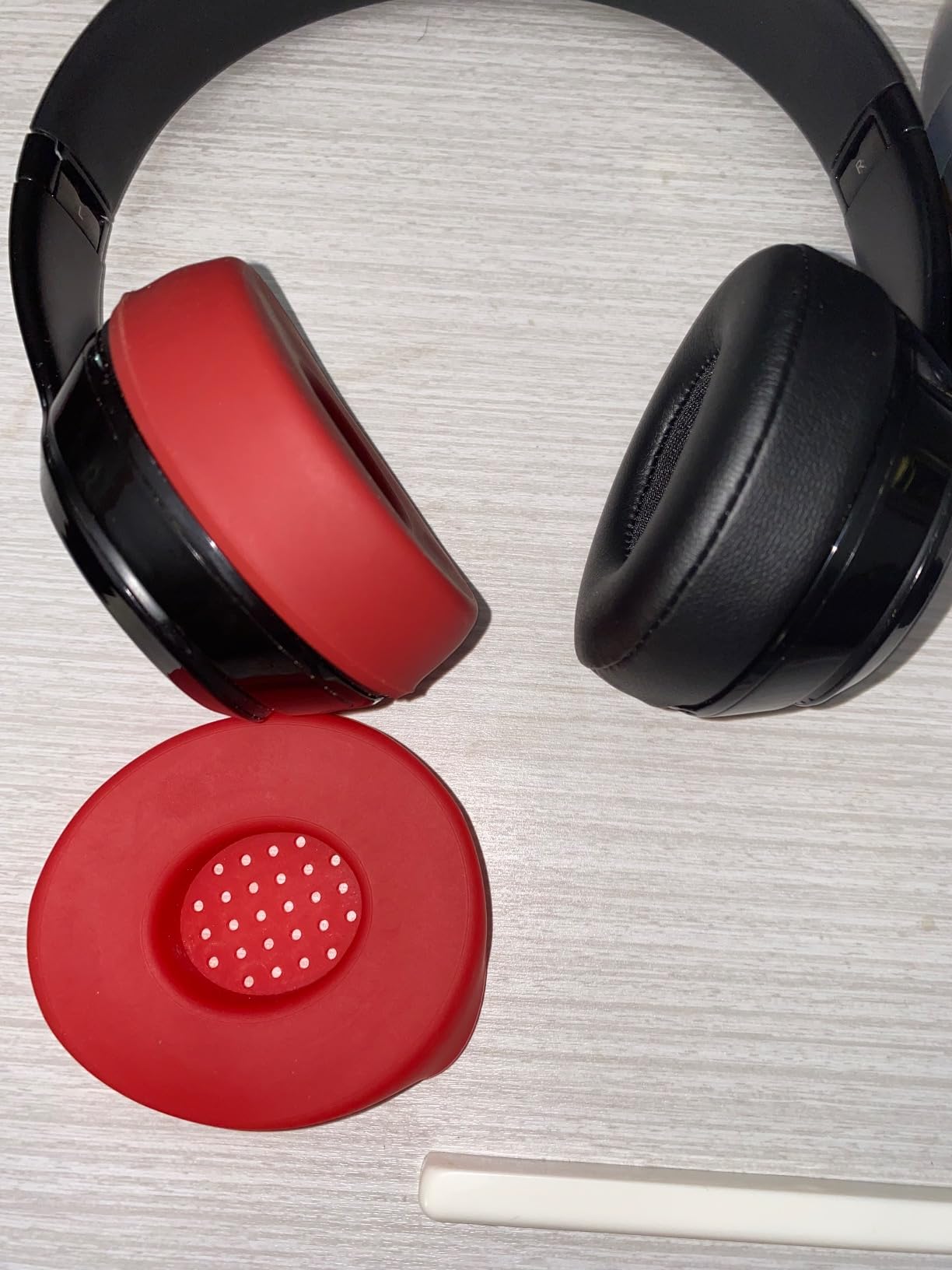 WC SweatZ Studio - Patented Earpad Covers for Beats Studio 3 (A1914) & Beats Studio 2 (B0500 /B0501), Made by Wicked Cushions | Sweatproof & Easily Washable | Black customer photo 2