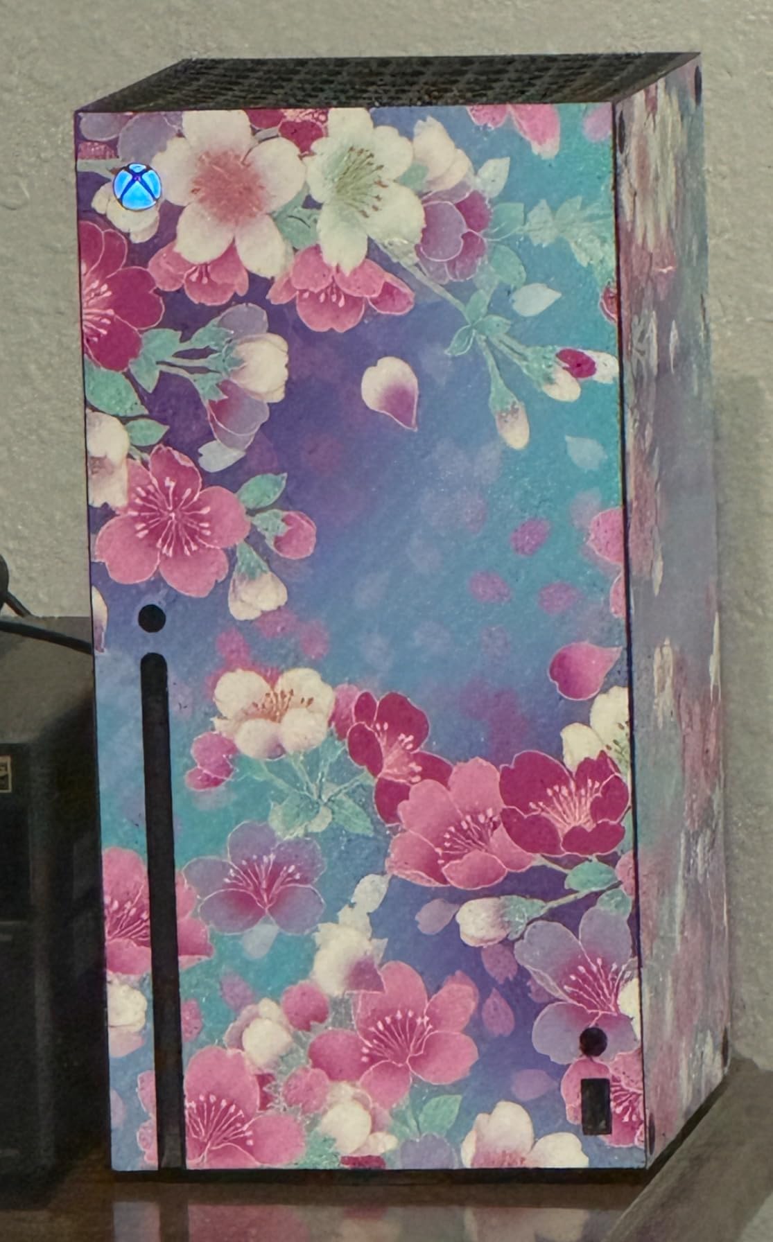 MightySkins Carbon Fiber Skin Compatible with Xbox Series X - Black Camo | Protective, Durable Textured Carbon Fiber Finish | Easy to Apply and Change Styles | Made in The USA (CF-MIXBSERX-Black Camo) customer photo 1