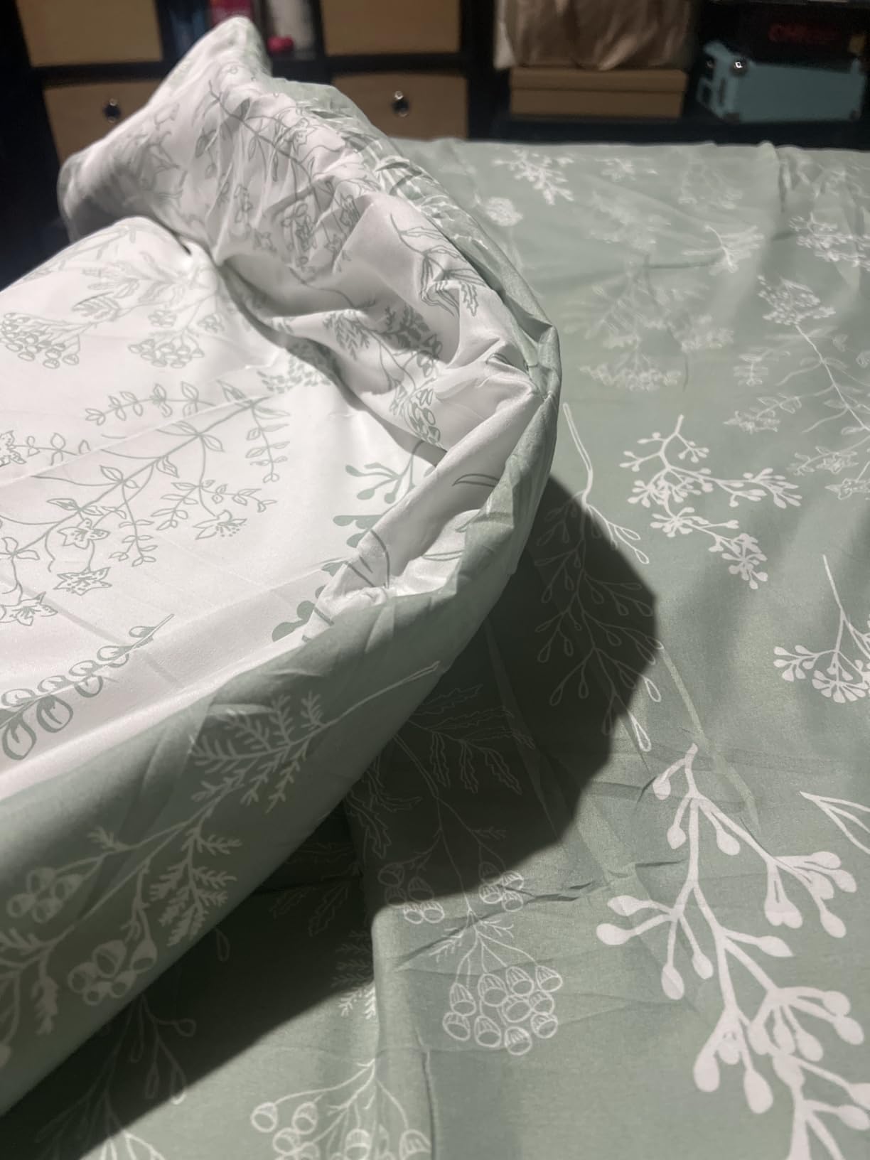Bedsure Queen Comforter Set - Sage Green Bed Set, 3 Pieces Cute Floral Bedding, 1 Soft Reversible Botanical Flowers Comforter and 2 Pillow Shams customer photo 1