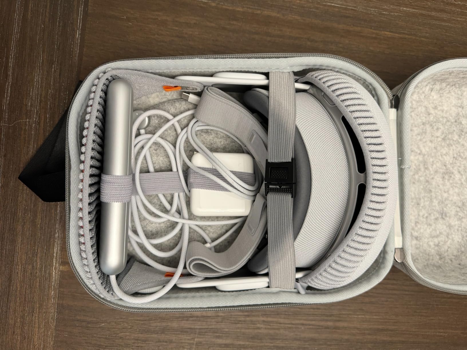 sarlar Hard Carrying Case Compatible with Meta Quest 3S/Quest 3/Oculus Quest 2/Vision Pro Official Original/Elite Strap VR Headset and Controller Accessories, Suitable for Travel and Home Storage customer photo 2