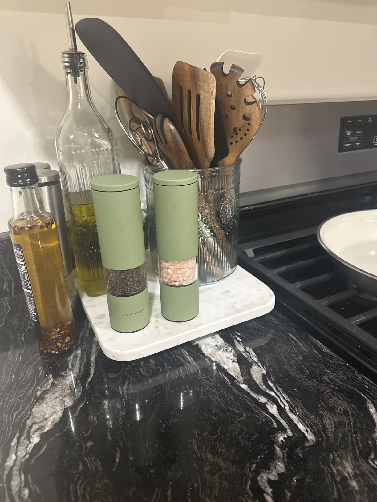 LARS NYSØM Salt and Pepper Grinder Set Manual, Stainless Steel Salt and Pepper Mills with Adjustable Ceramic Grinder I Design Spice Shakers (Sage Green) customer photo 1