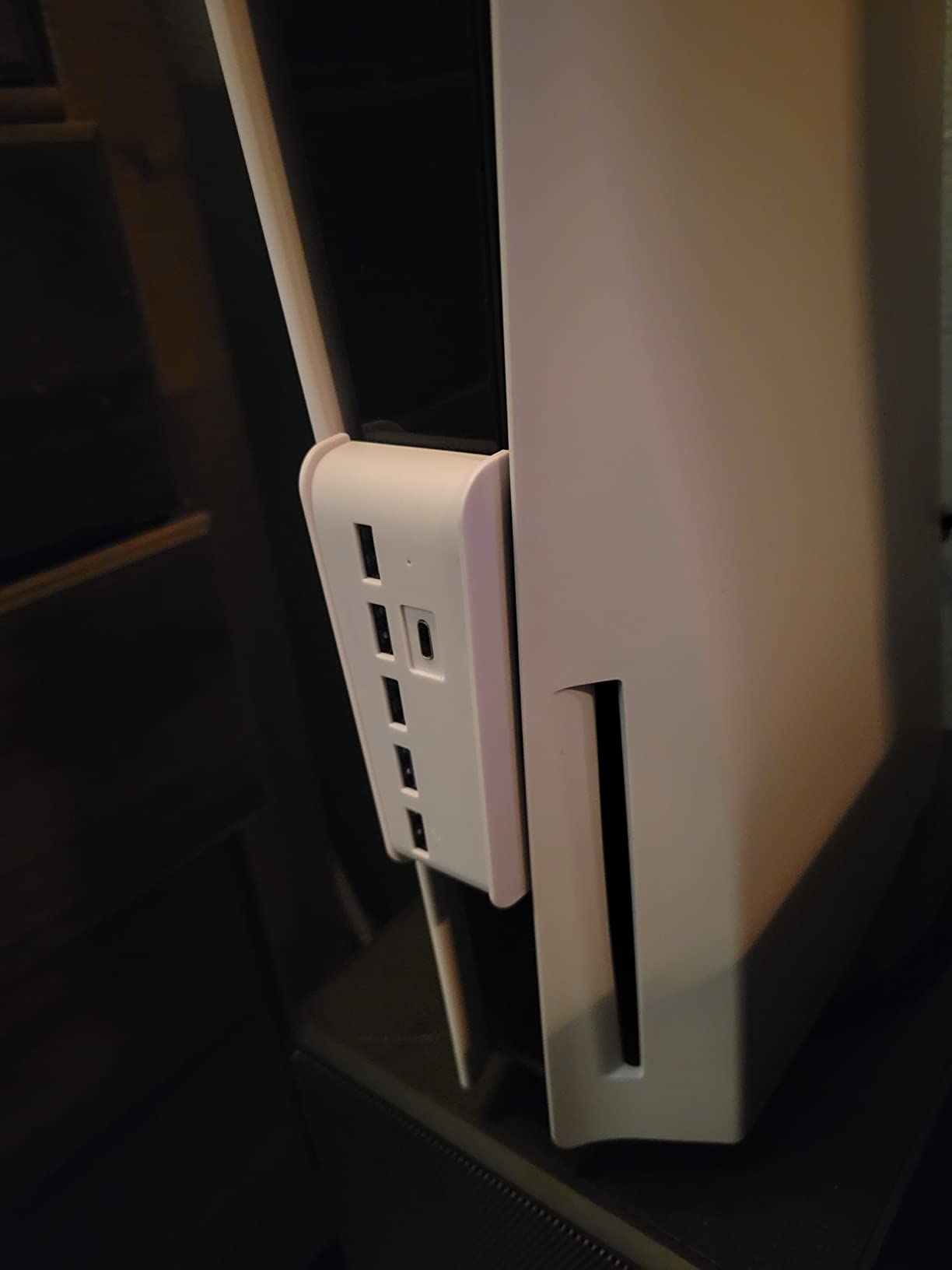 Megadream 6 Port USB Hub for PS5 Accessories, High-Speed Expansion Hub Charger Splitter Adapter with 4 USB-A 2.0 + 1 Charging Port + 1 Type C Port, Compatible with PlayStation 5 Console Front Jacks customer photo 2