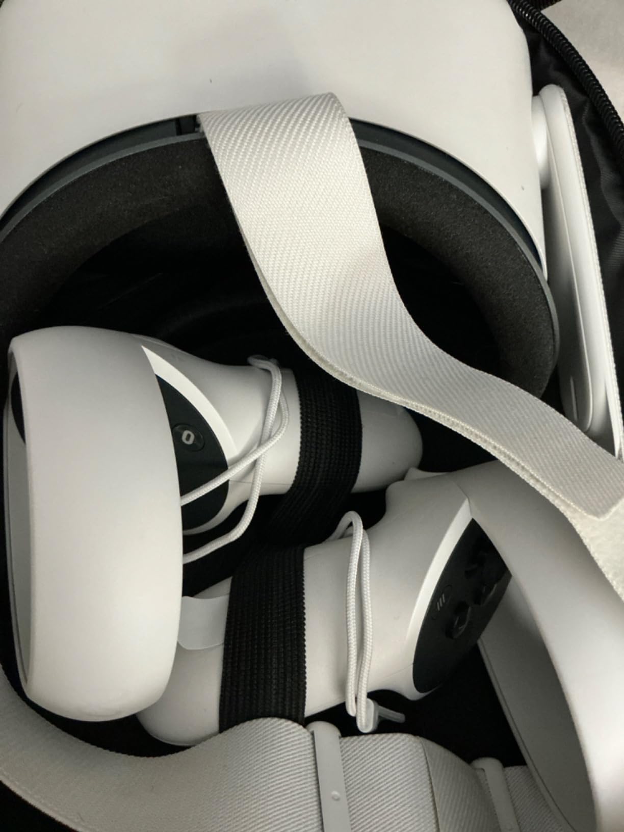 SARLAR Travel Carrying Case for Oculus Meta Quest 3S/Quest 3/Quest 2 VR Headset and Controller Accessories, Large Space Hard Case Fits BOBOVR/Kiwi Design Battery Head Strap, Crossbody Sling Bag customer photo 2