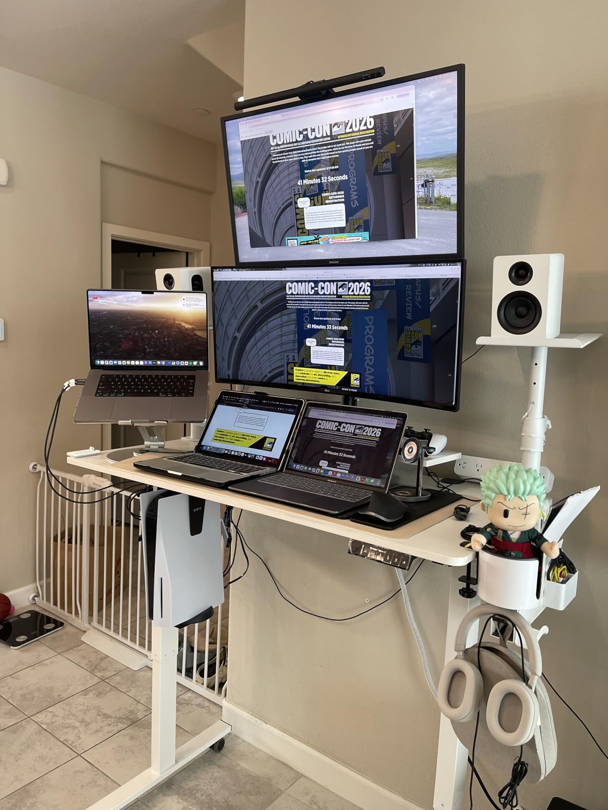 OMOTON Adjustable Laptop Stand with 360 Rotating Base, Ergonomic Laptop Riser for Collaborative Work, Dual Rotary Shaft Fully Foldable for Easy Storage, Fits All Laptops up to 16 inches, Silver customer photo 1