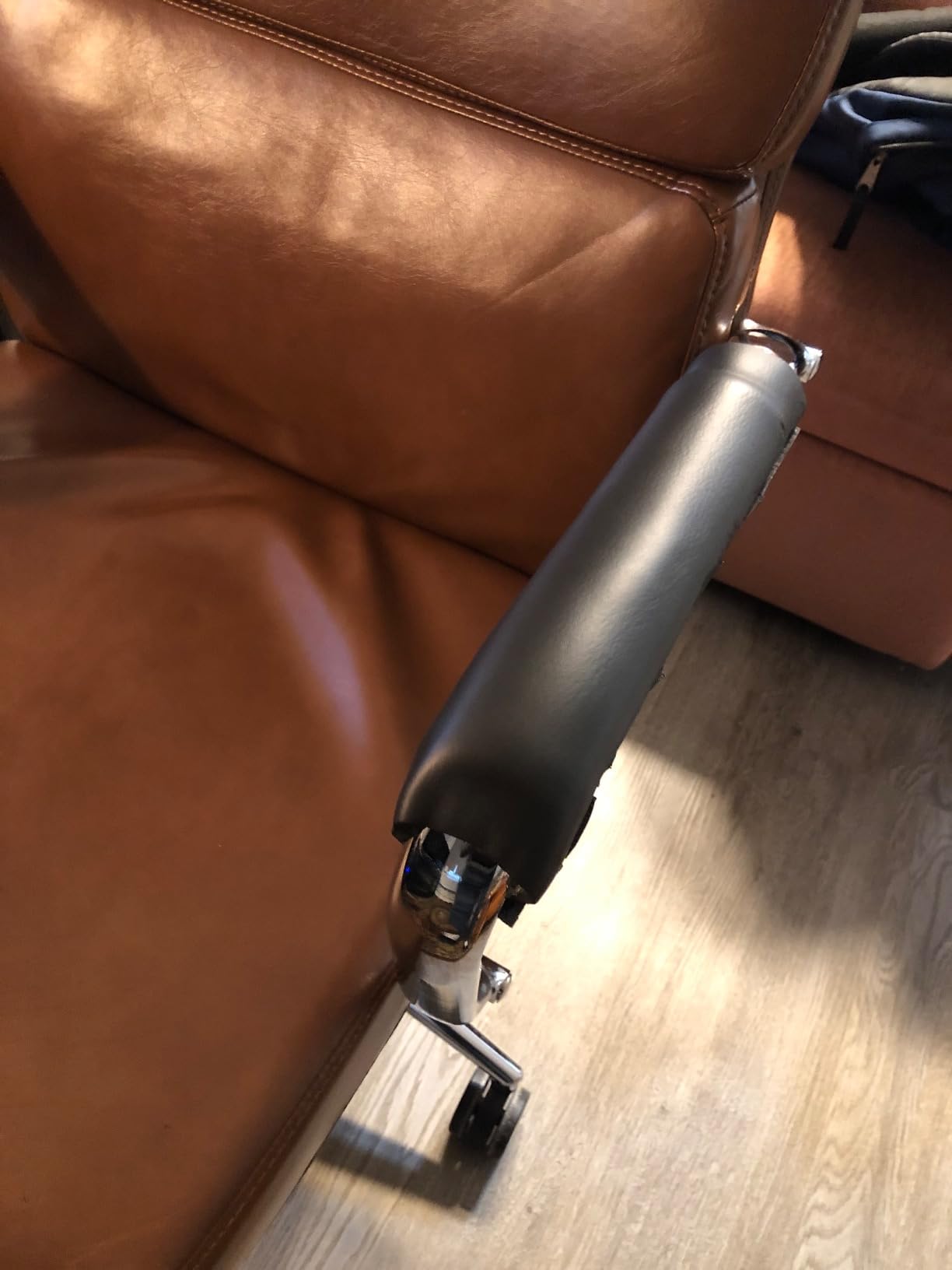 DGSL Neoprene Adhesive Foam Sheets, 12'' W x 59'' L x 1/4'' Thick Sponge Self Adhesive Rubber Padding Sheet Closed Cell Foam Sheet Roll for DIY, Multi-Function Soundproof Rubber Mat, Black customer photo 1