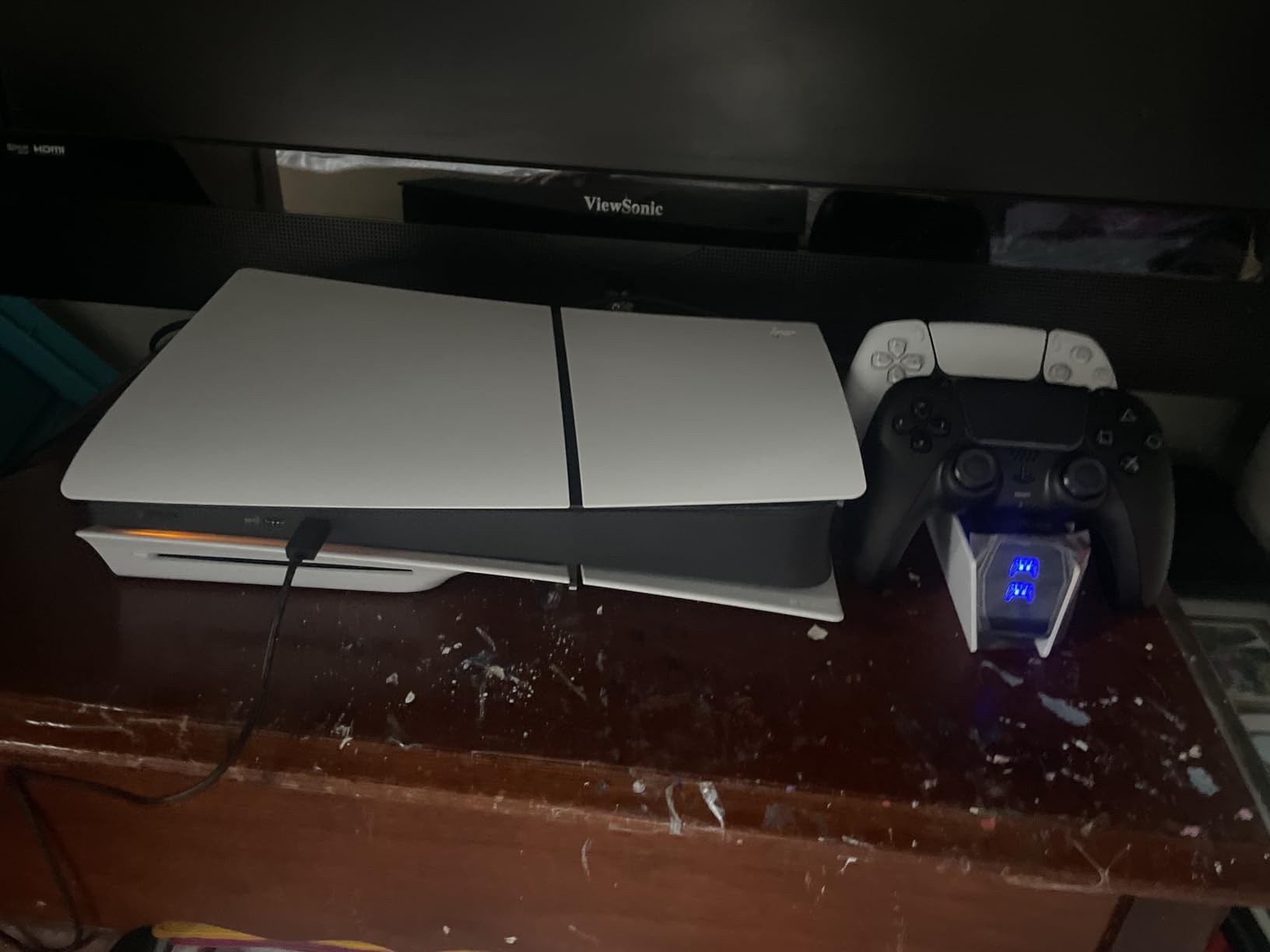 OIVO PS5 Controller Charger, 2H Fast Charger with 2 Cable Types, PS5 Charging Station for PlayStation 5 Controllers P4 Interactive Figure customer photo 1