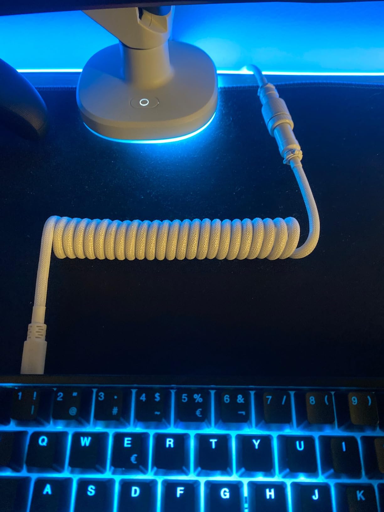 GLORIOUS Coiled Keyboard Cable - Coiled USB C Cable Artisan Braided Cables for Mechanical Gaming Keyboard Coiled Cable - Custom Keyboard Cable (Red) customer photo 1