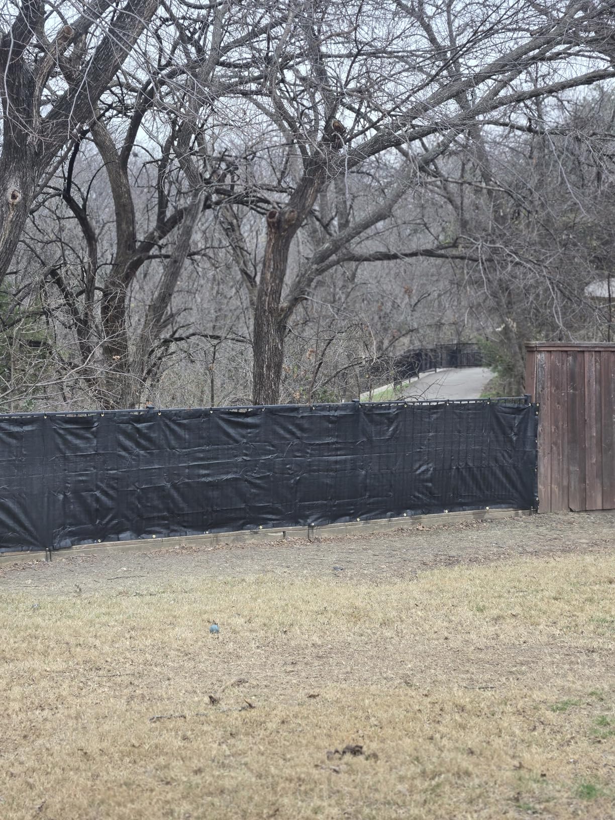 iCover 4x50ft Privacy Screen Fence, Outdoor Fencing Panels, Garden Windscreen Mesh Shade Sail Net Barrier, Include Reinforced Bindings and Brass Grommets Cable Zip Ties, Black customer photo 2