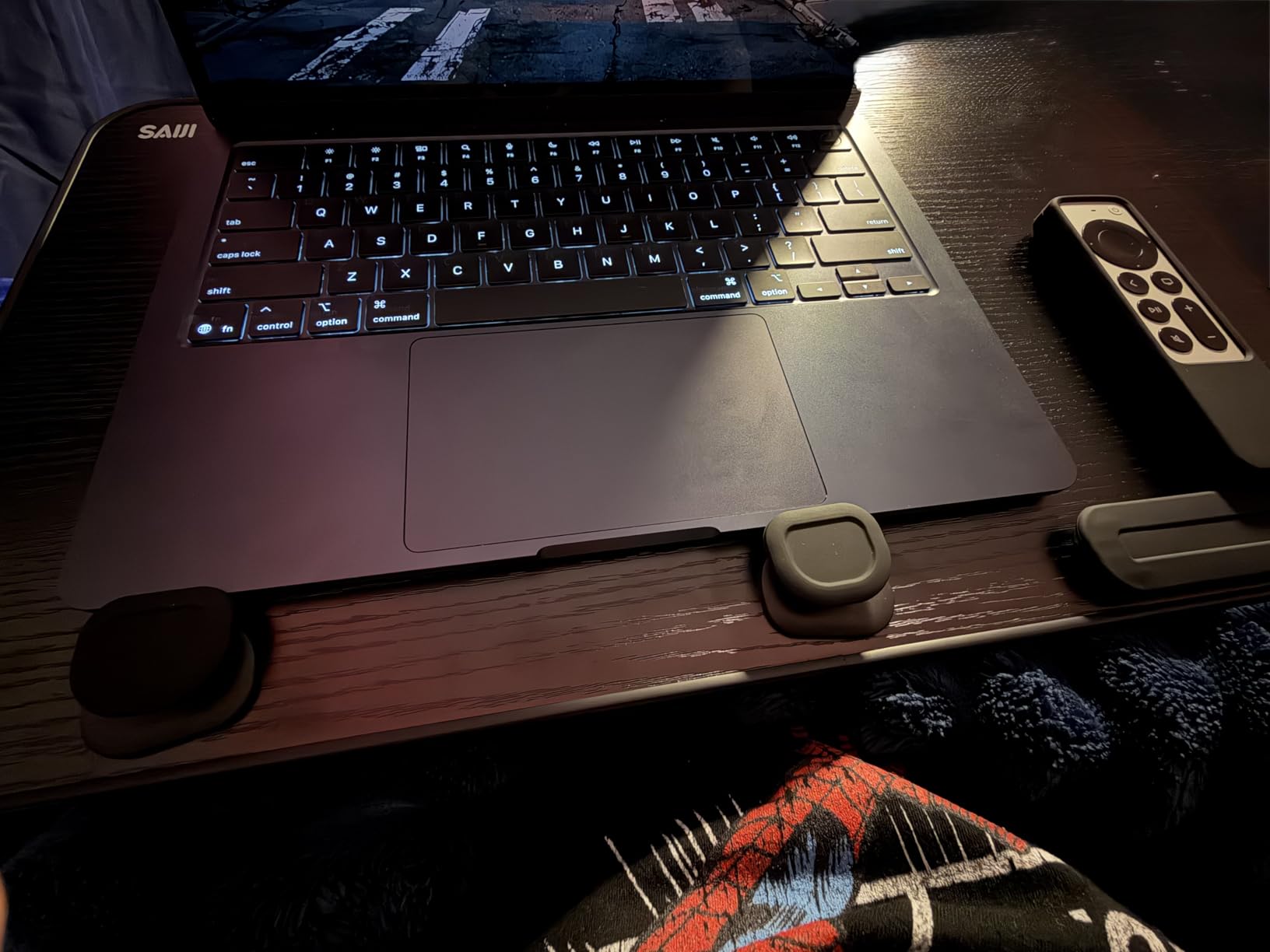 SAIJI Height & Angle Adjustable Laptop Stand for Bed, Lap Desk Bed Tray Table, Light Weight Foldable Portable Laptop Table for Couch Sofa Chair Floor Desk for Adults, Kids customer photo 2