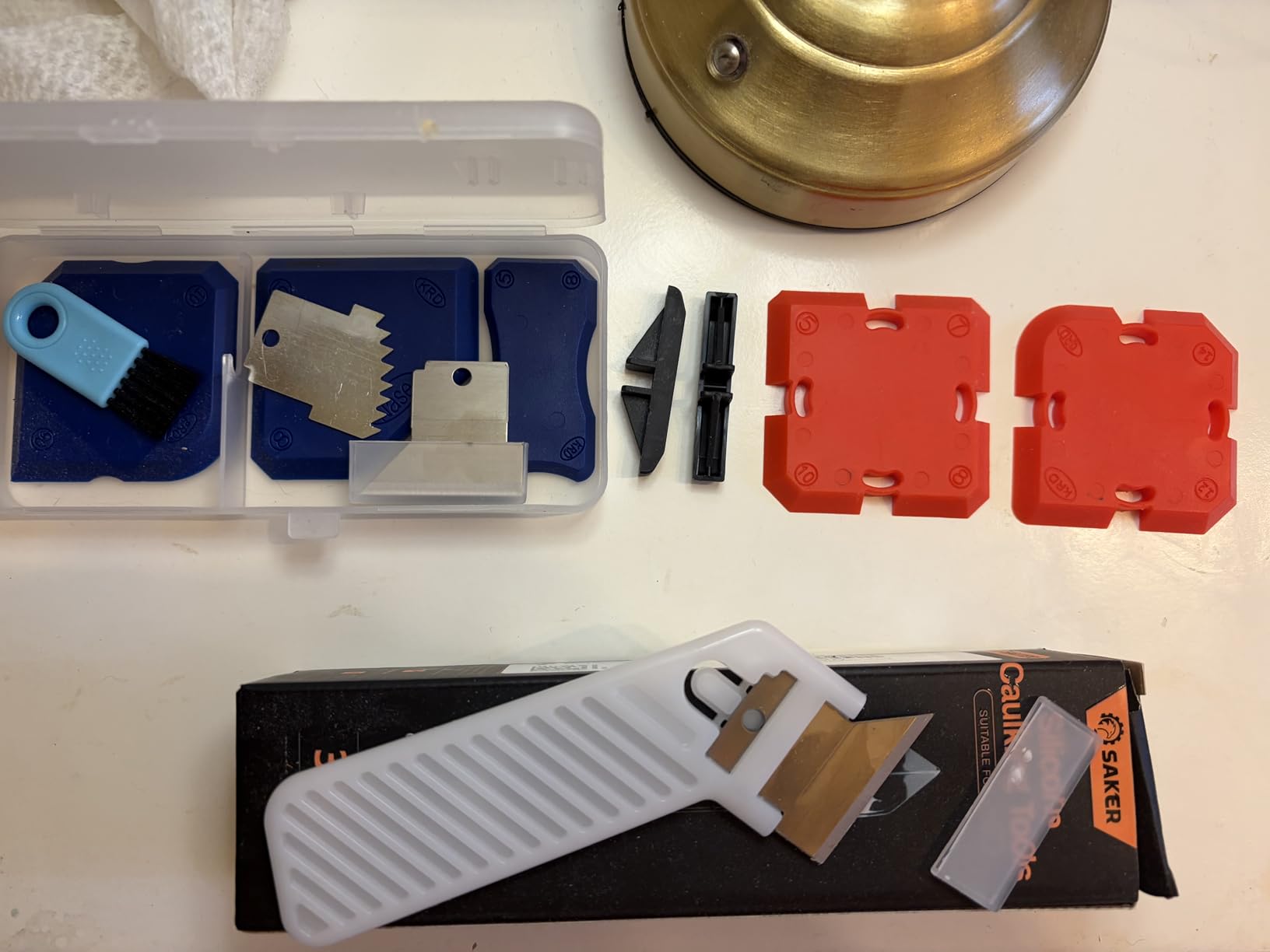 Saker Silicone Caulking Tools-3 in 1 Sealant Finishing Tool Grout Remove Scraper (Stainless Steelhead),Caulk Remover Glass Glue Angle Scraper for Bathroom,Kitchen,Floor,Window,Sink Joint,Frames Seal customer photo 1