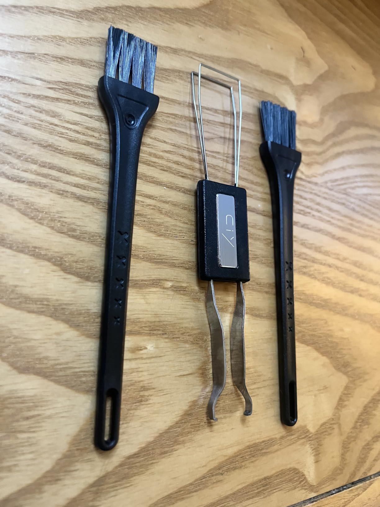 Keycap Puller Switch Puller Stainless Steel Keycap Removal Tool with 2 Pcs Keyboard Cleaning Brush for Mechanical Keyboard customer photo 2