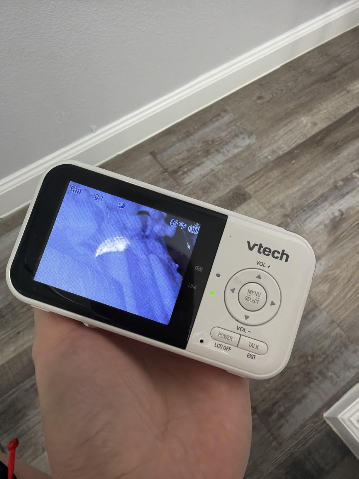 VTech VM819 Baby Monitor with Camera and Audio, 2.8