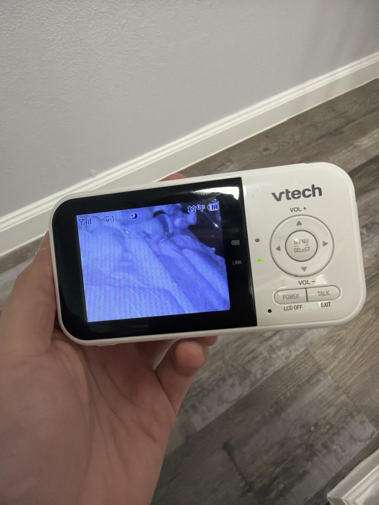 VTech VM819 Baby Monitor with Camera and Audio, 2.8