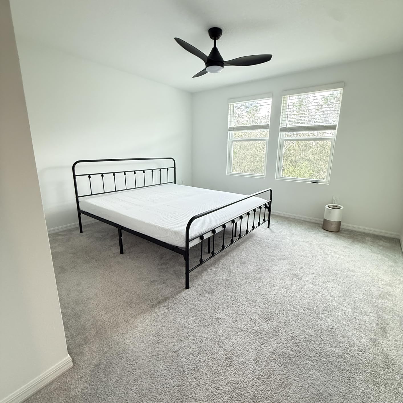 Yaheetech Classic Metal Platform Bed Frame Mattress Foundation with Victorian Style Iron-Art Headboard/Footboard/Under Bed Storage/No Box Spring Needed, Queen Size Black customer photo 1