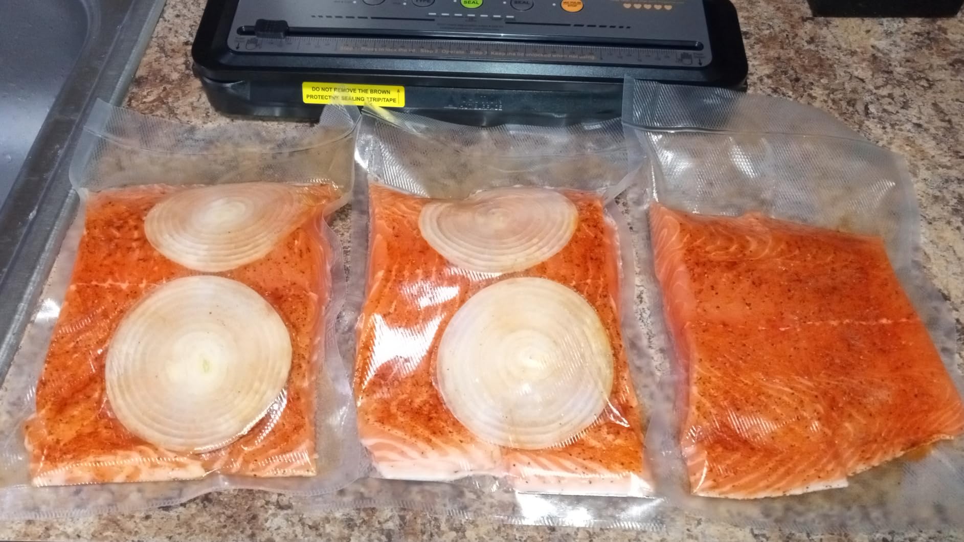 MEGAWISE 2025 Powerful Vacuum Sealer Machine | Compact Design | One-Touch Automatic | Seal in 10-20 Seconds | Dry, Moist, Wet, and Cold Modes | With 10 Vacuum Bags & Built-in Cutter (Grey) customer photo 1