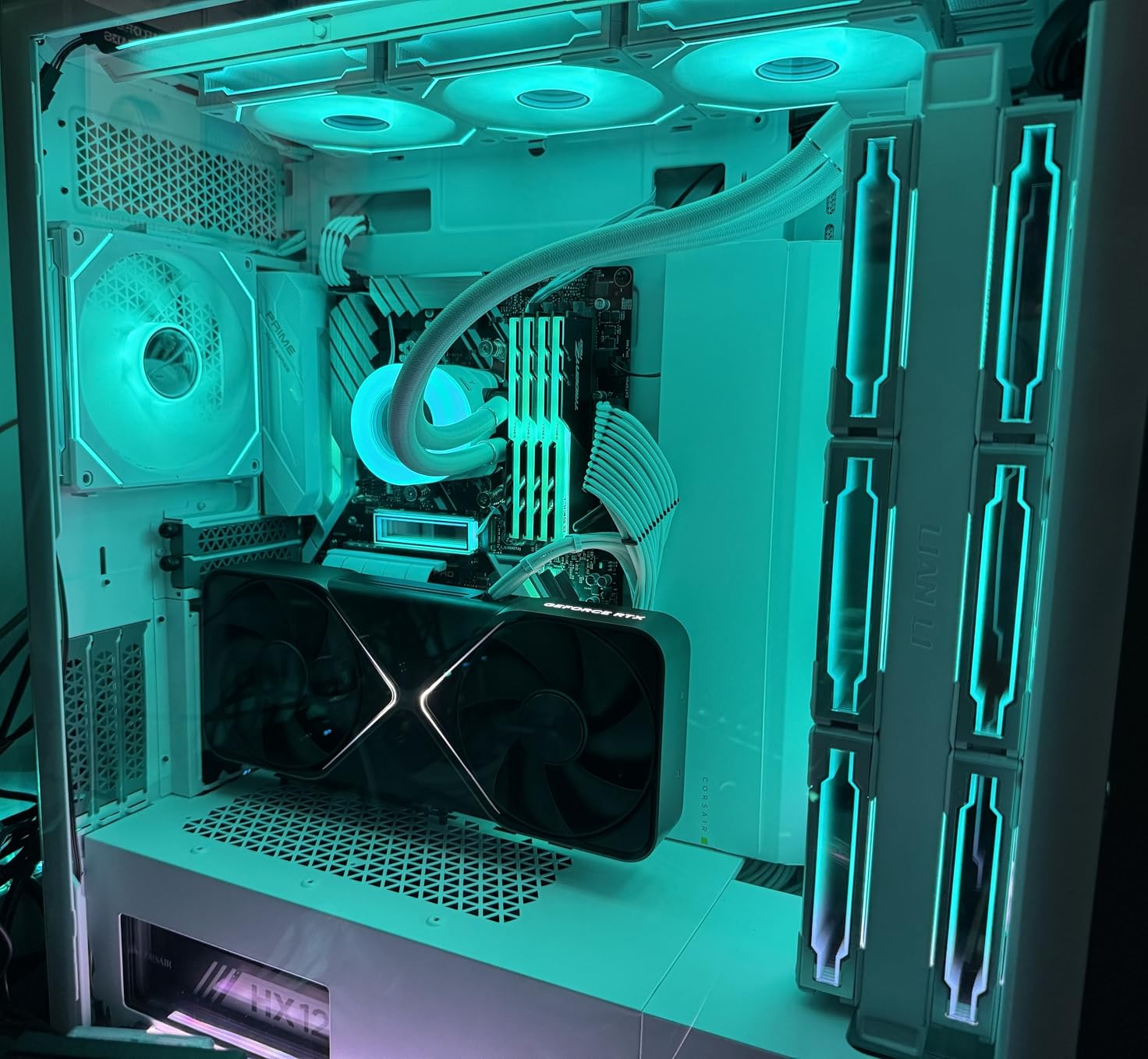 LINKUP Ultra PCIe 4.0 X16 Riser Cable [RTX4090 RX6950XT x570 B550 Z690 Tested] Shielded High-Speed Vertical Mount Gaming PCI Express Gen4 90 Degree Socket {10cm / 3.9