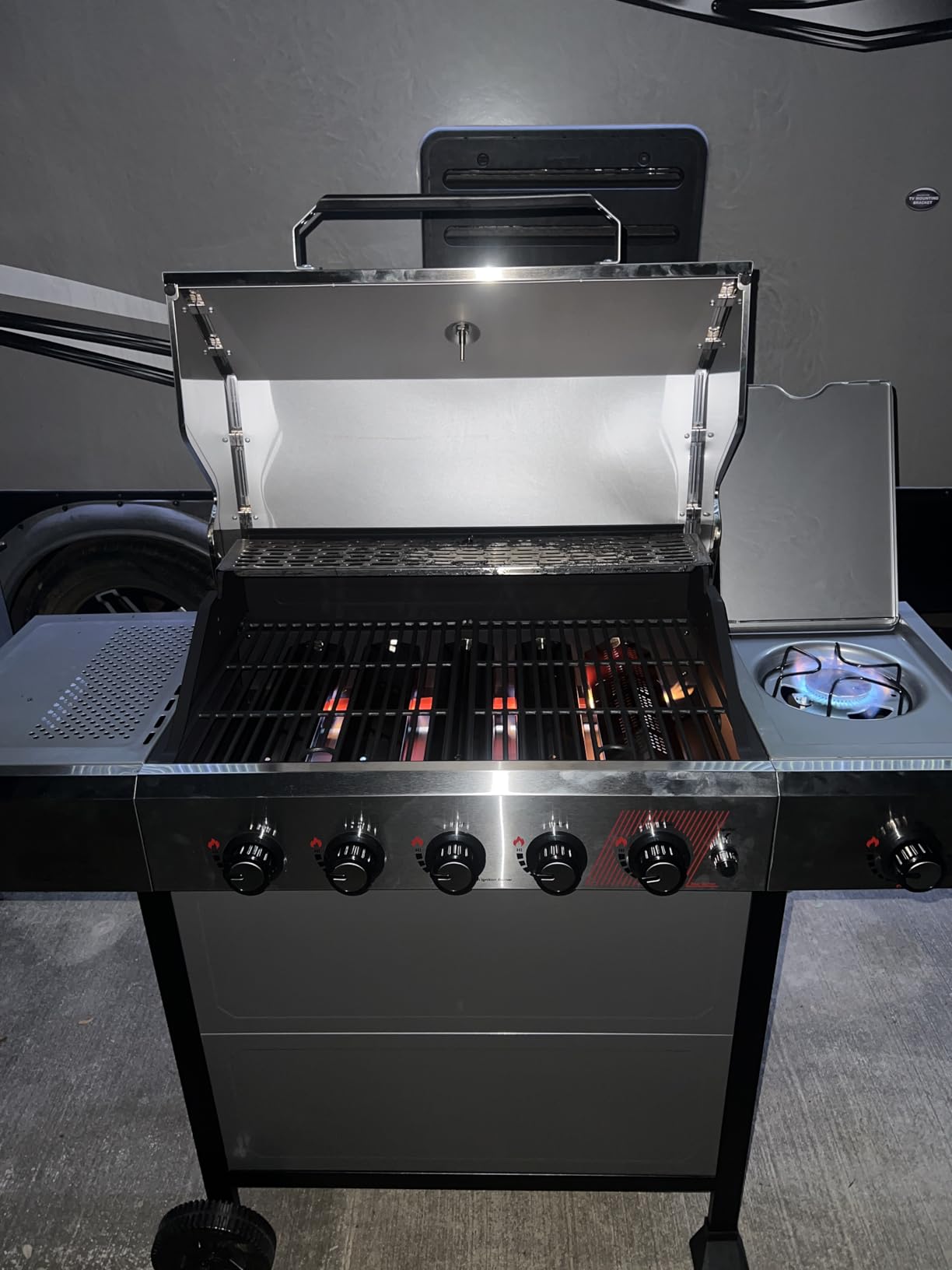 Royal Gourmet GA5401T 5-Burner BBQ Liquid Propane Gas Grill with Side Burner, Stainless Steel 61,000 BTU Output for Patio Garden Picnic Backyard Cooking, Silver customer photo 2