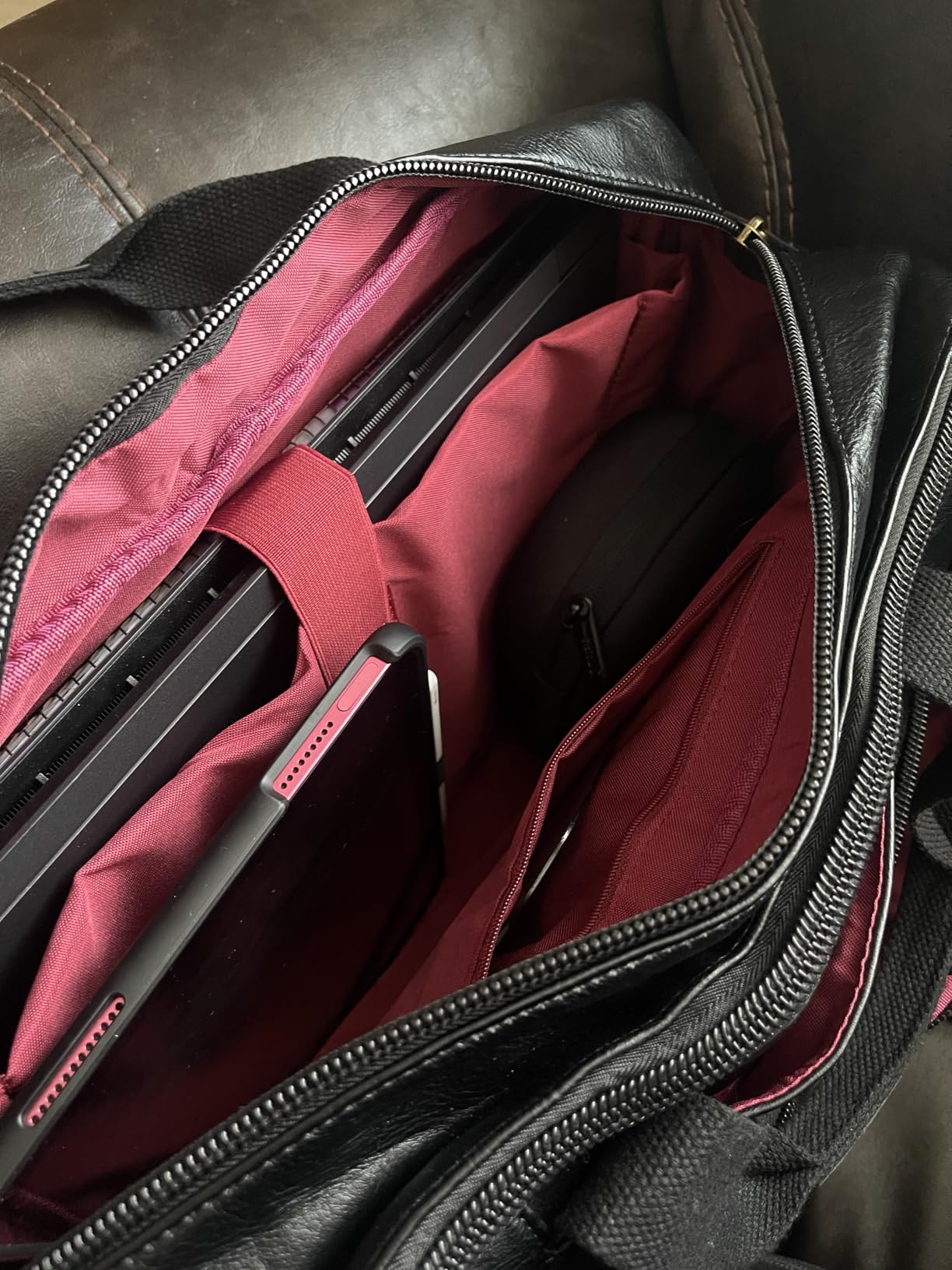 8Bitdo Classic Controller Travel Case - Pro 2, Sn30 Pro+, Switch, PS5, PS4, Xbox One & More customer photo 2