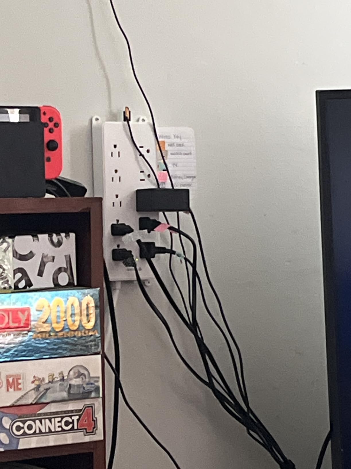 TROND Power Strip Surge Protector, 4000J, ETL Listed, 10 Widely Spaced Outlets with 2 USB A and 2 USB C, Flat Plug 5ft Extension Cord, Wall Mountable, 14AWG Heavy Duty, for Home Office Garage, Black customer photo 1