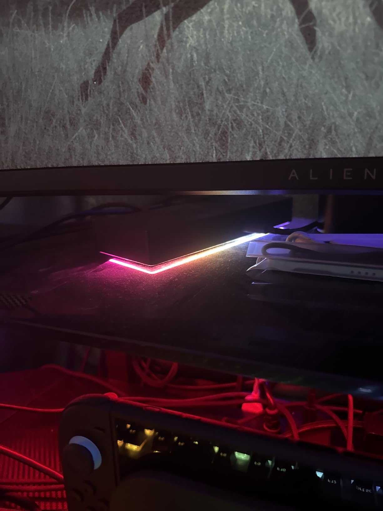 Razer Thunderbolt 4 Dock: 10 Ports in 1 - Dual 4K or Single 8K Video Output - USB A and C Hub, 2.5 GbE Thunderbolt 3, Mac, and PC Compatible - Thunderbolt 4 Certified - Passthrough Charging - Chroma customer photo 2