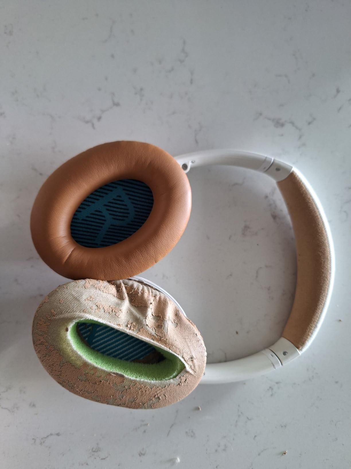 Premium Ear Pad Replacement for Bose Headphones Earpads, Compatible with Bose QuietComfort 35 ii /QC35 /QC25 /QC2 /QC15 /Ae2 /Ae2i /Ae2w /SoundTrue & SoundLink, by Krone Kalpasmos - Classic Black customer photo 2