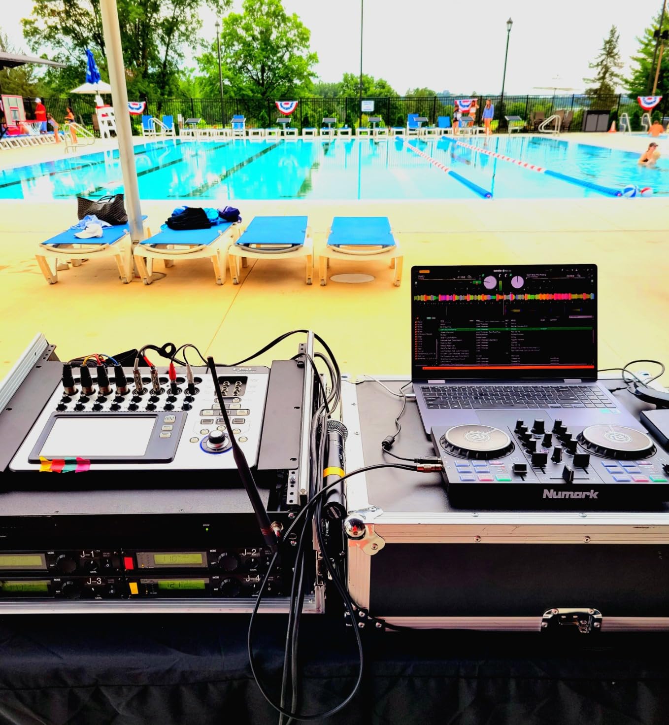 Numark Party Mix II DJ Controller with Lights, 2 Decks, Mixer, Audio Interface and Serato Lite customer photo 2