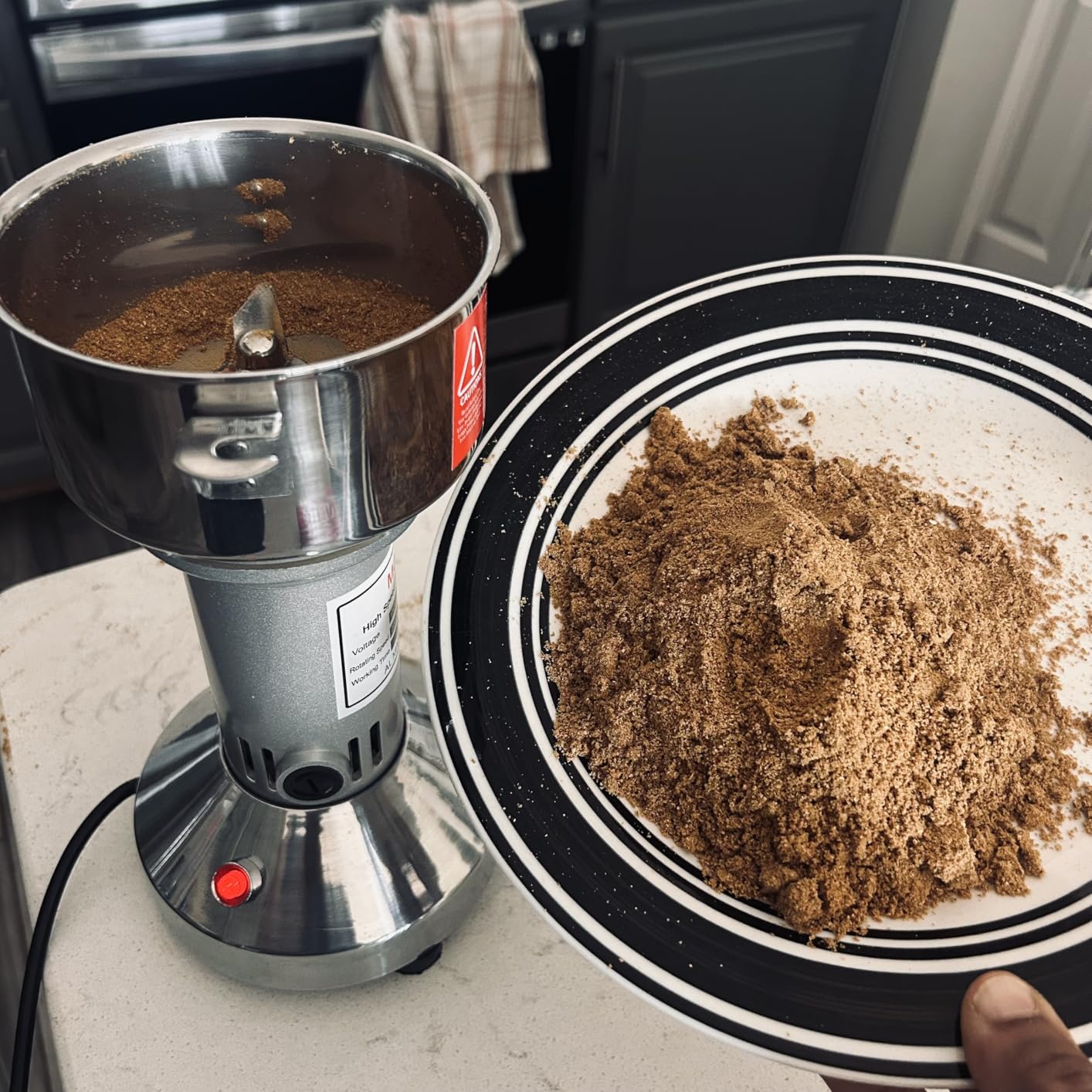 Grain Mill 150g High Speed Food Electric Stainless Steel Grinder Mill Seeds Flour Nut Pill Wheat Corn Herbs Spices & Seasonings Grinder Dry Grain Powder Machine customer photo 2