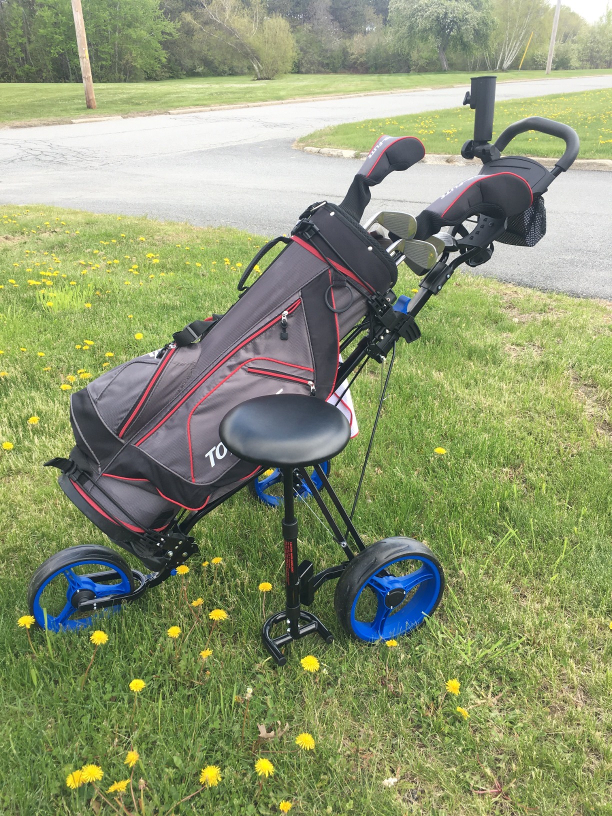 Tangkula Golf Push Pull Cart with Seat, Lightweight Foldable Collapsible 3 Wheels Push Cart, Golf Trolley with Foot Brake, Adjustable Umbrella Holder & Seat, 4 Height Position Handle customer photo 1