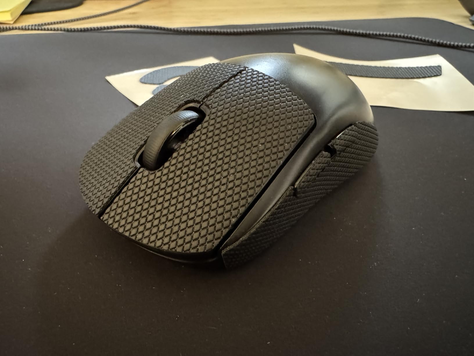 [Grip Upgrade] HOTLINEGAMES 2.0 Plus DIY Hexagon Version Gaming Mouse Grip Tape, Professional Mice Upgrade Kit,Sweat Resistant,Cut to Fit,Easy to Use customer photo 1