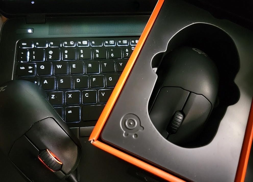 SteelSeries Esports FPS Gaming Mouse - Ultra Lightweight 69g - Prime Edition - 5 Programmable Buttons - 18K CPI TrueMove Pro Sensor - Magnetic Optical Switches - Customization - RGB Lighting - PC/Mac customer photo 1