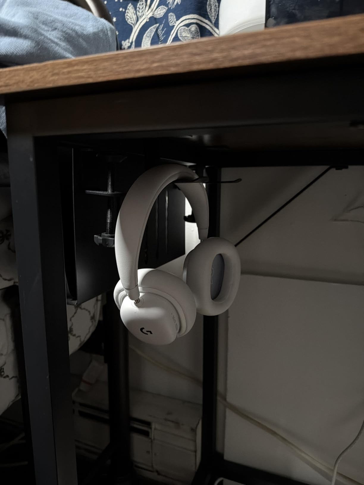 Aluminum Under-Desk Headphone Hook, with Strong Adhesive VHB Tape, Holds 5 lbs (Black) customer photo 1