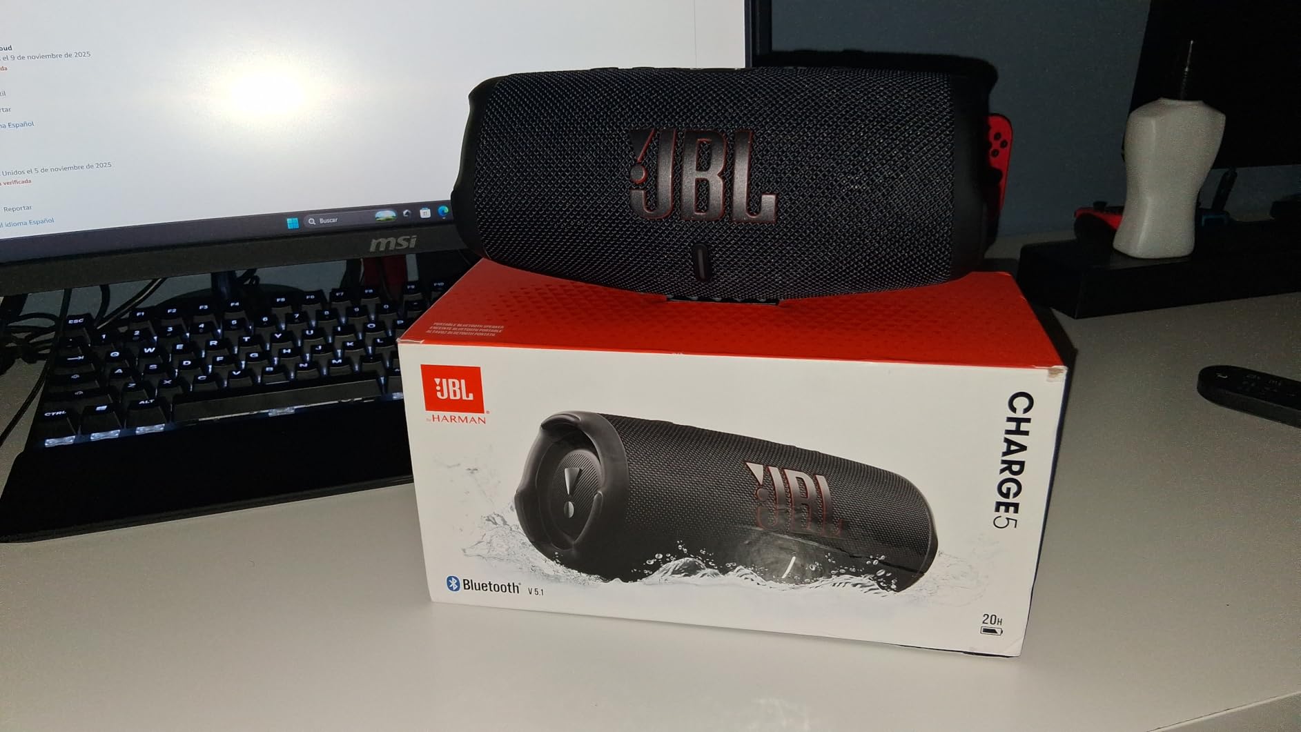 JBL Charge 5 Portable Wireless Bluetooth Speaker - Black (Renewed) customer photo 1