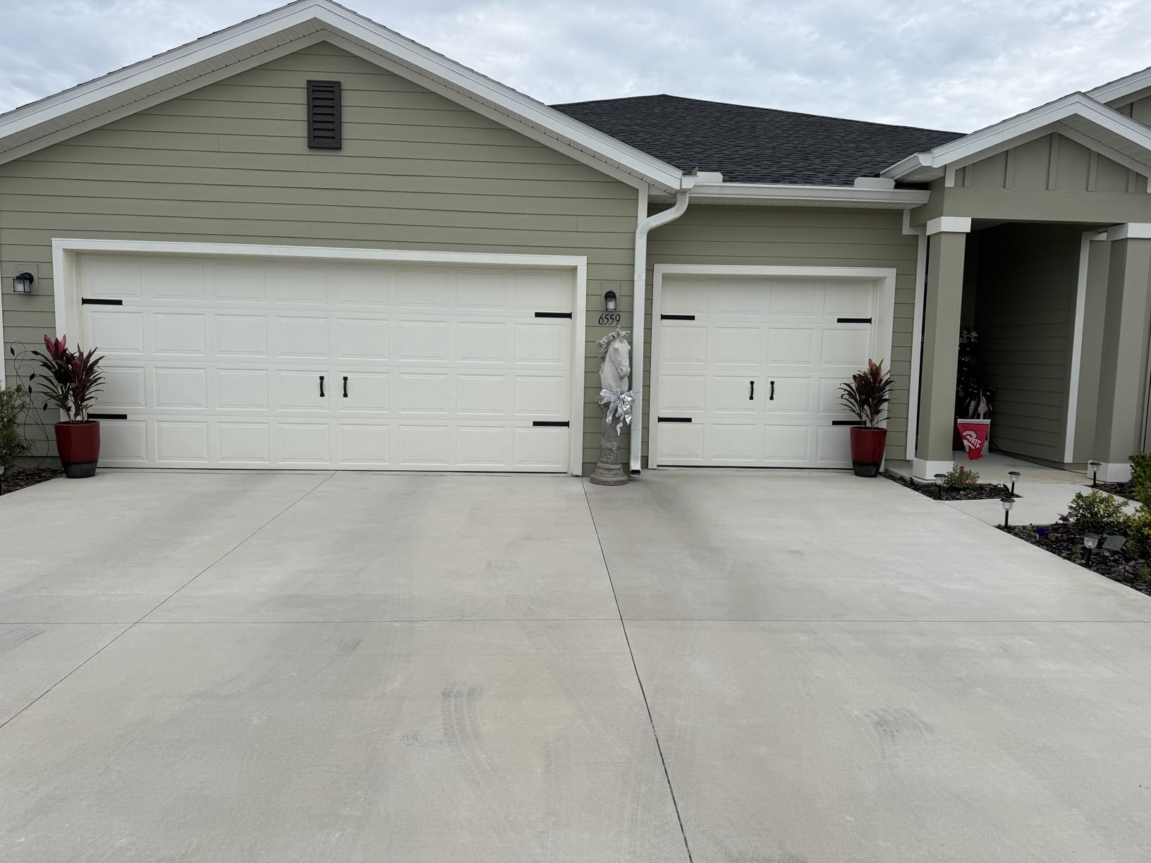 2 Pack Magnetic Garage Door Decorative Hardware, 12 Pieces Rectangle Garage Door Magnets Accents Attractive Curb Appeal Faux Hinges Handles Decor Hardware Kit, Black(8 Hinges+4 Handles) customer photo 2